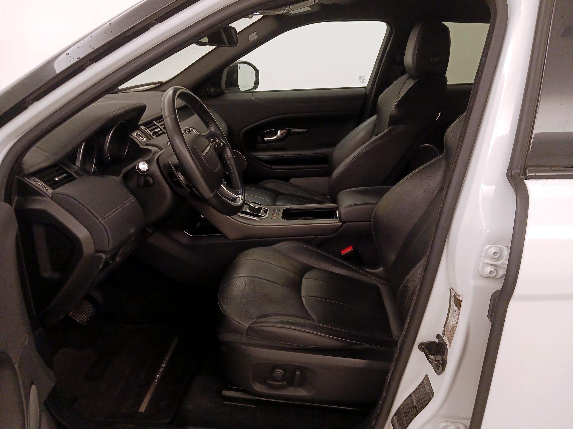 Thumbnail: 2018 Land Rover Range Rover Evoque - 11