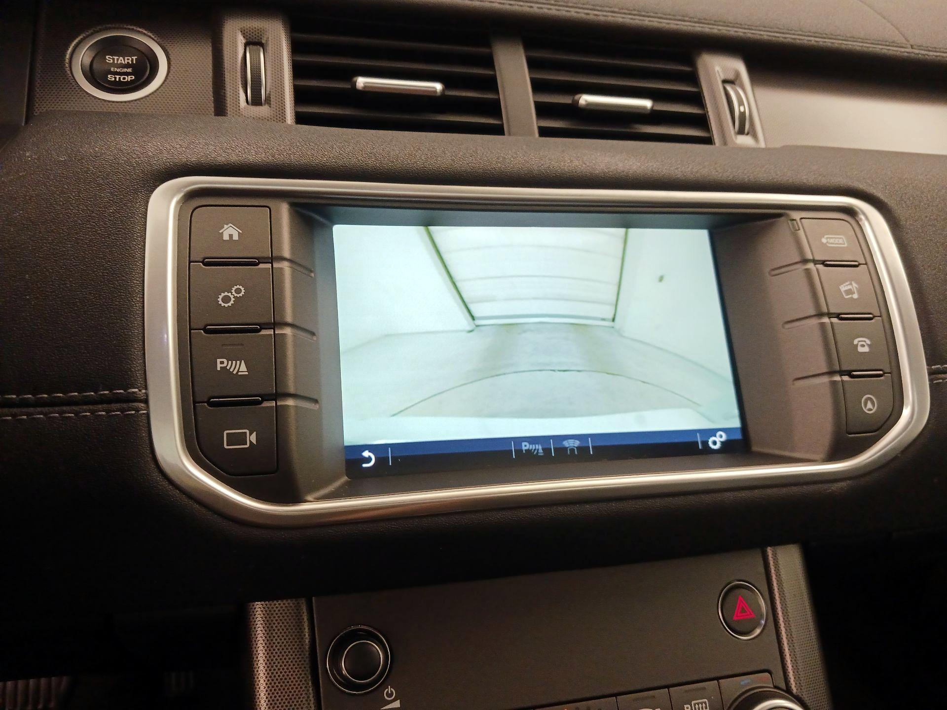 Thumbnail: 2018 Land Rover Range Rover Evoque - 15