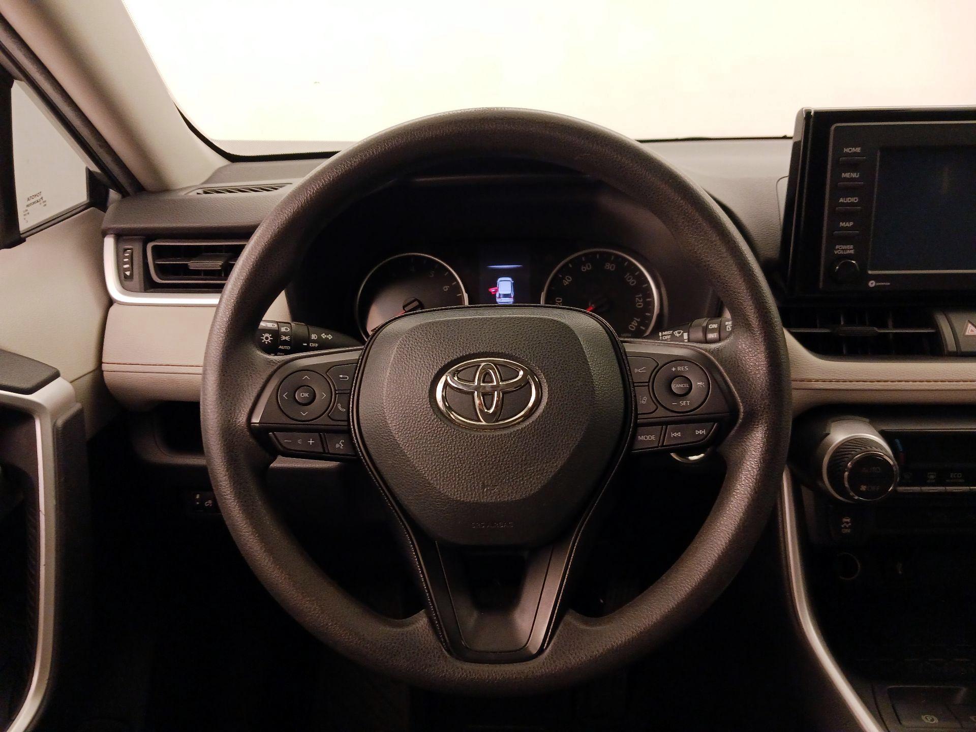 Thumbnail: 2020 Toyota RAV4 - 10