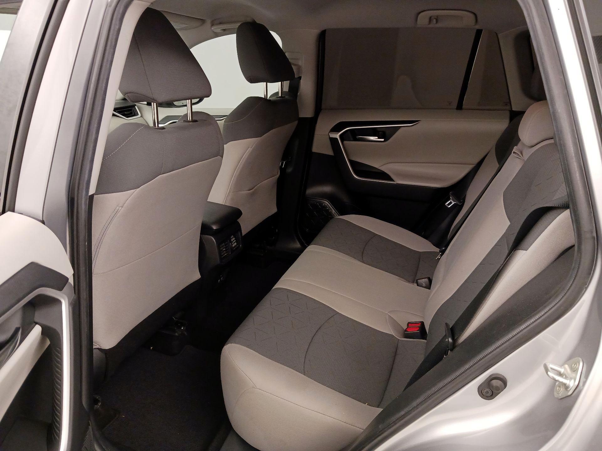 Thumbnail: 2020 Toyota RAV4 - 20