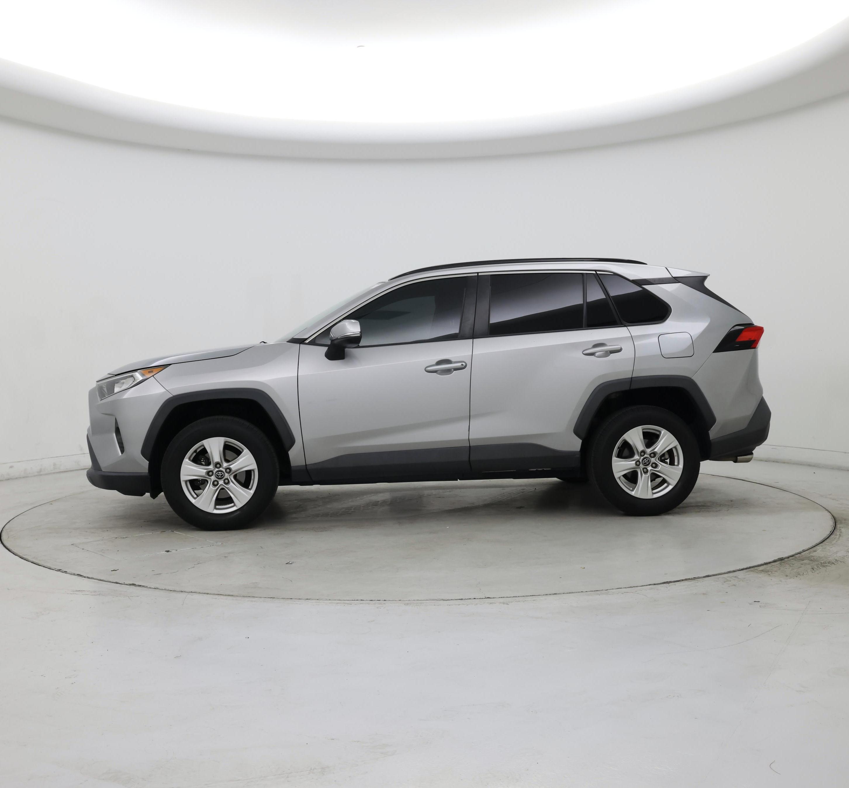Thumbnail: 2020 Toyota RAV4 - 3