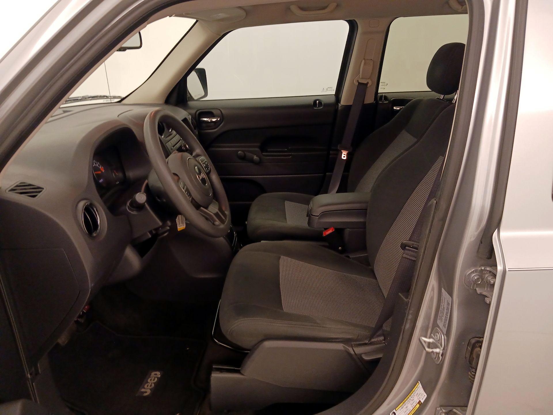 Thumbnail: 2017 Jeep Patriot - 11