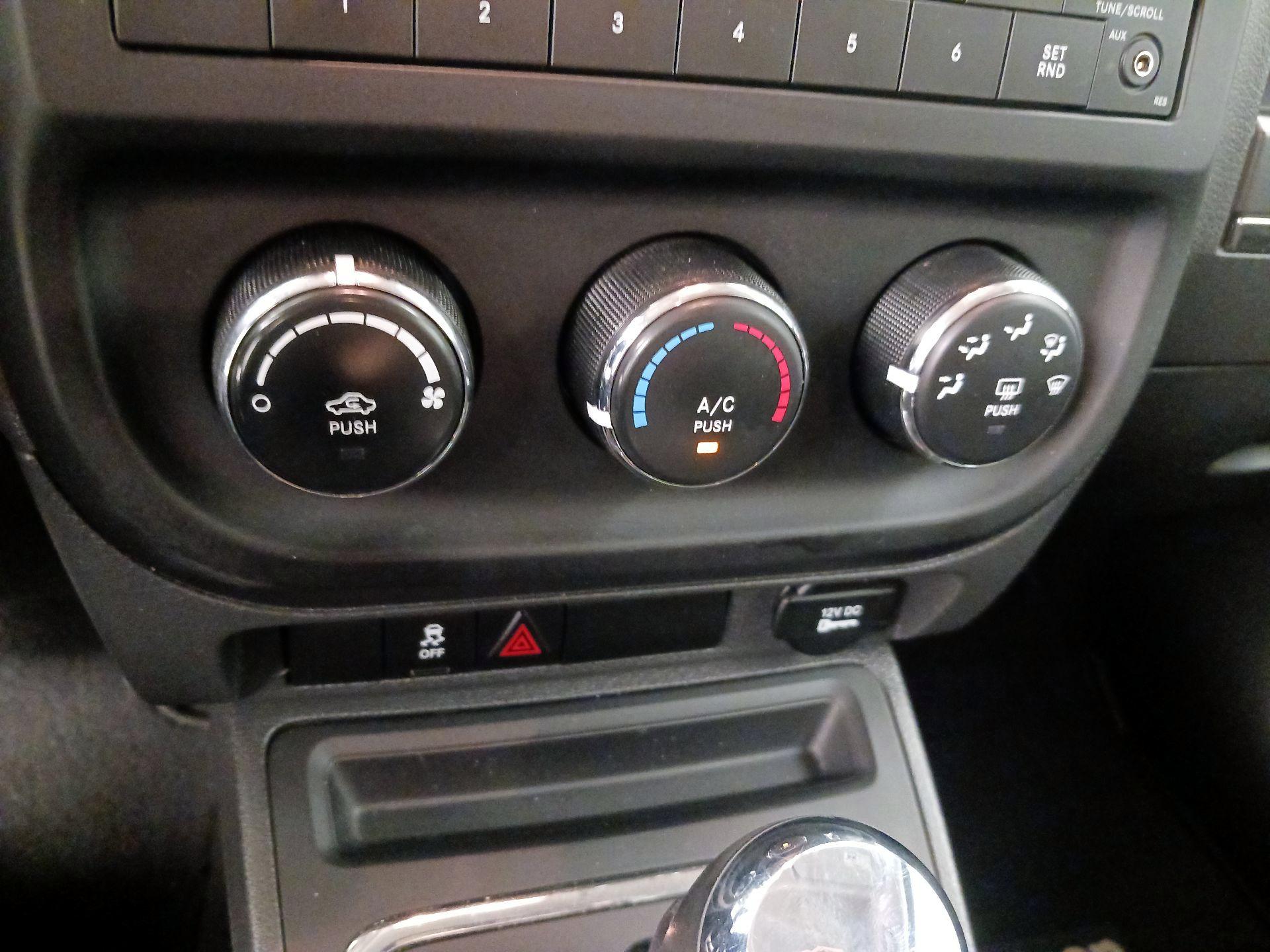 Thumbnail: 2017 Jeep Patriot - 14