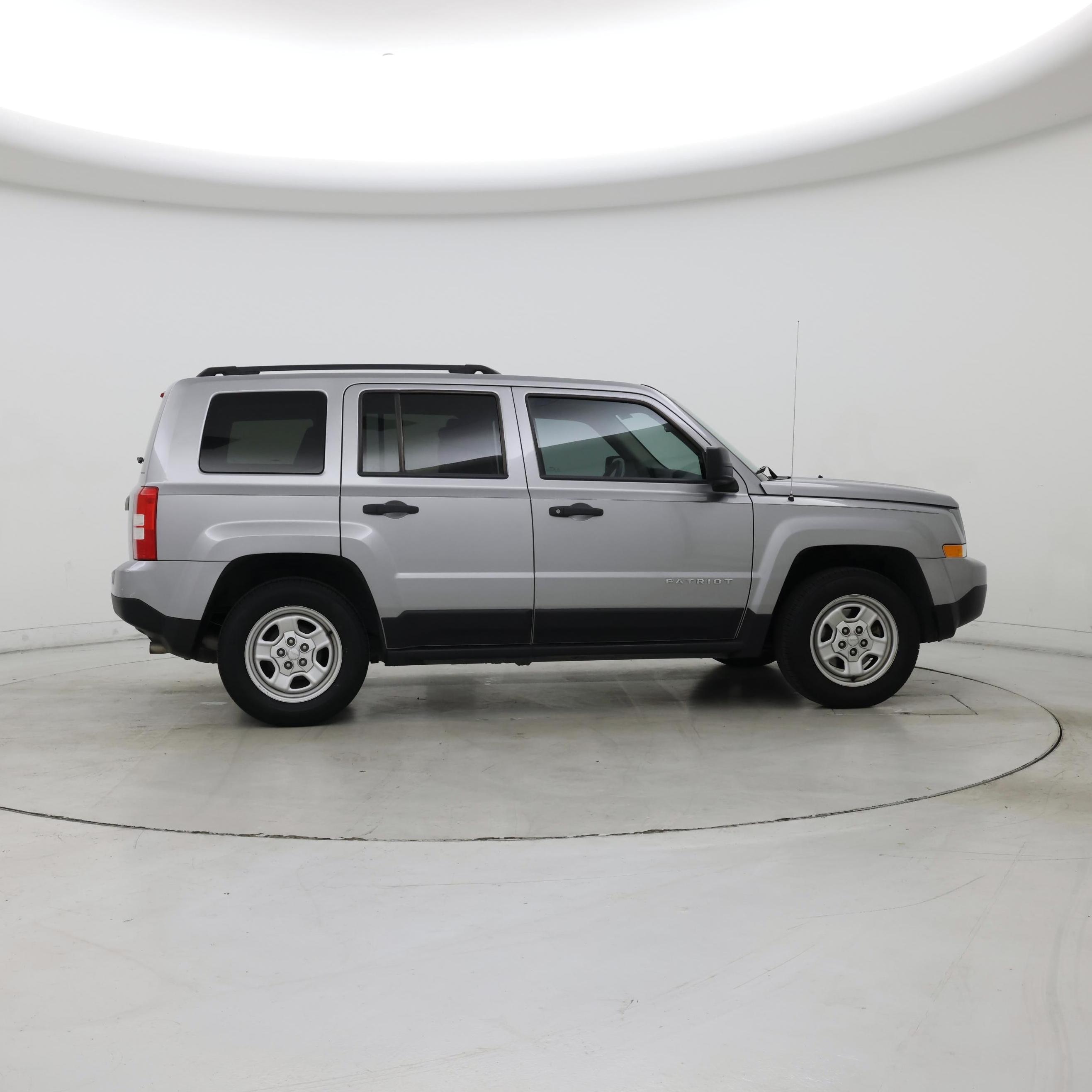 Thumbnail: 2017 Jeep Patriot - 7