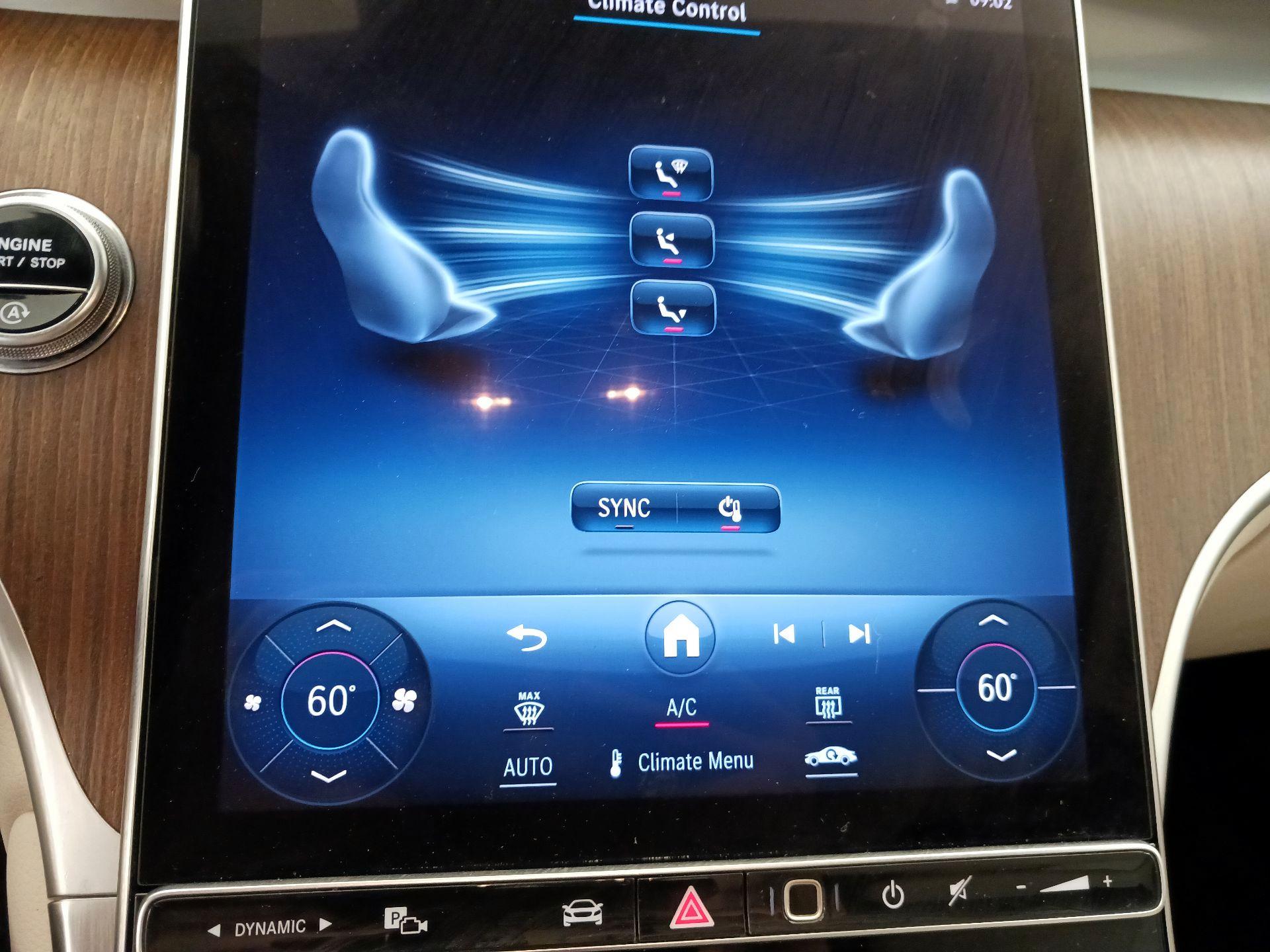 Thumbnail: 2024 Mercedes-Benz GLC - 16