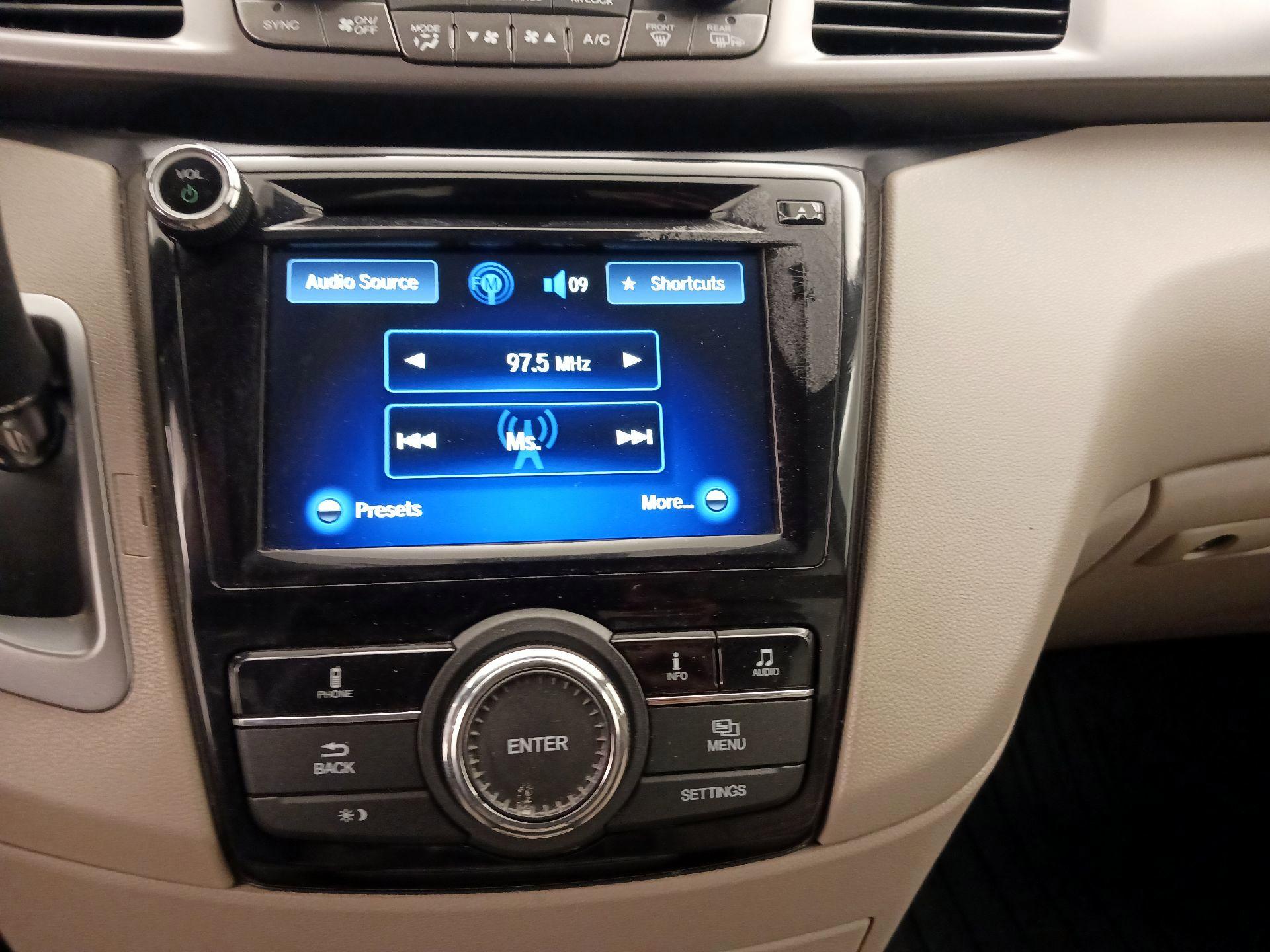 Thumbnail: 2015 Honda Odyssey - 15