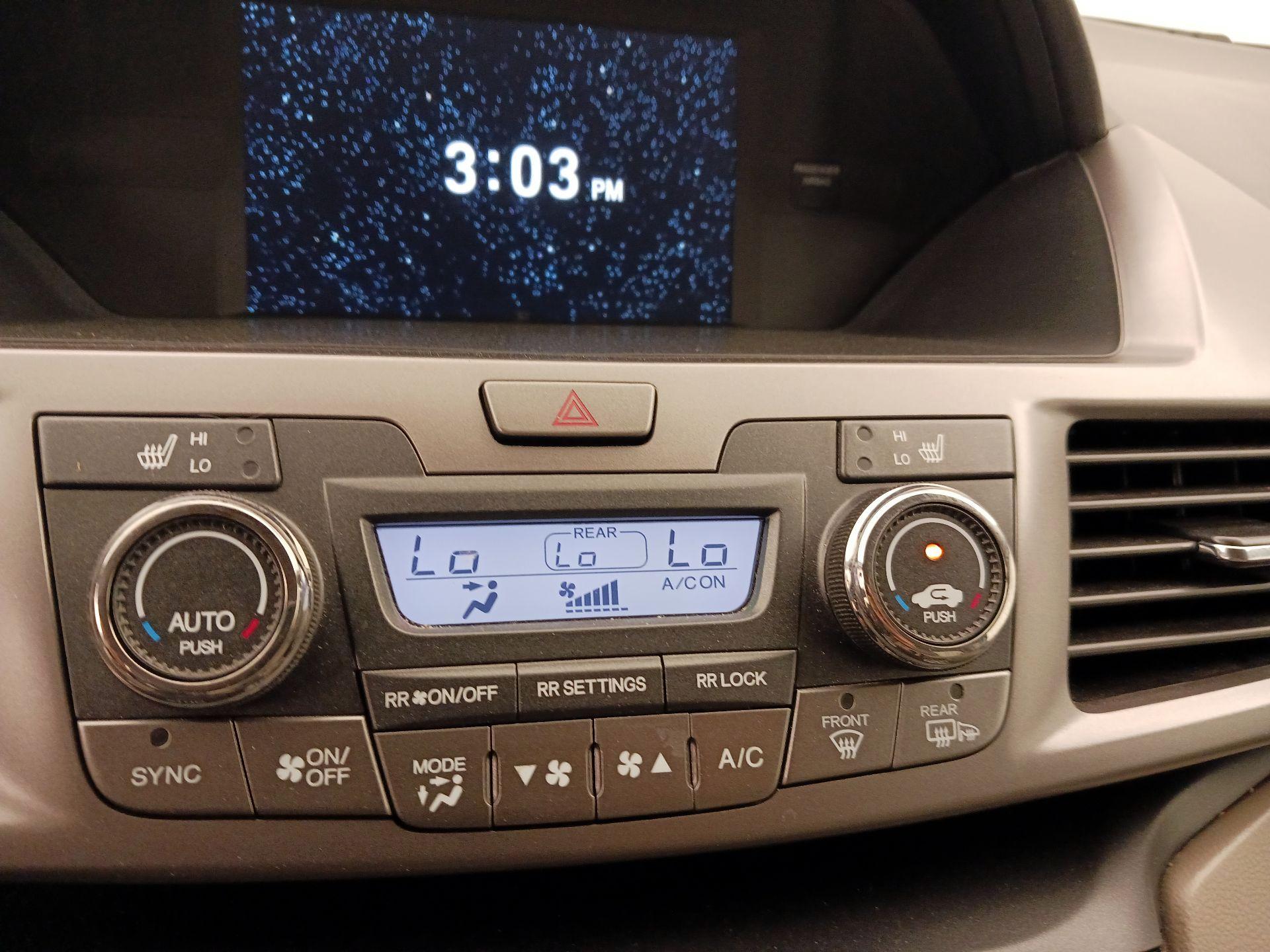 Thumbnail: 2015 Honda Odyssey - 16