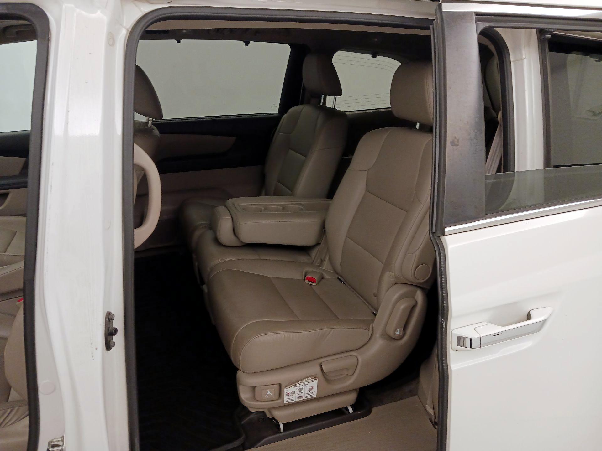Thumbnail: 2015 Honda Odyssey - 20