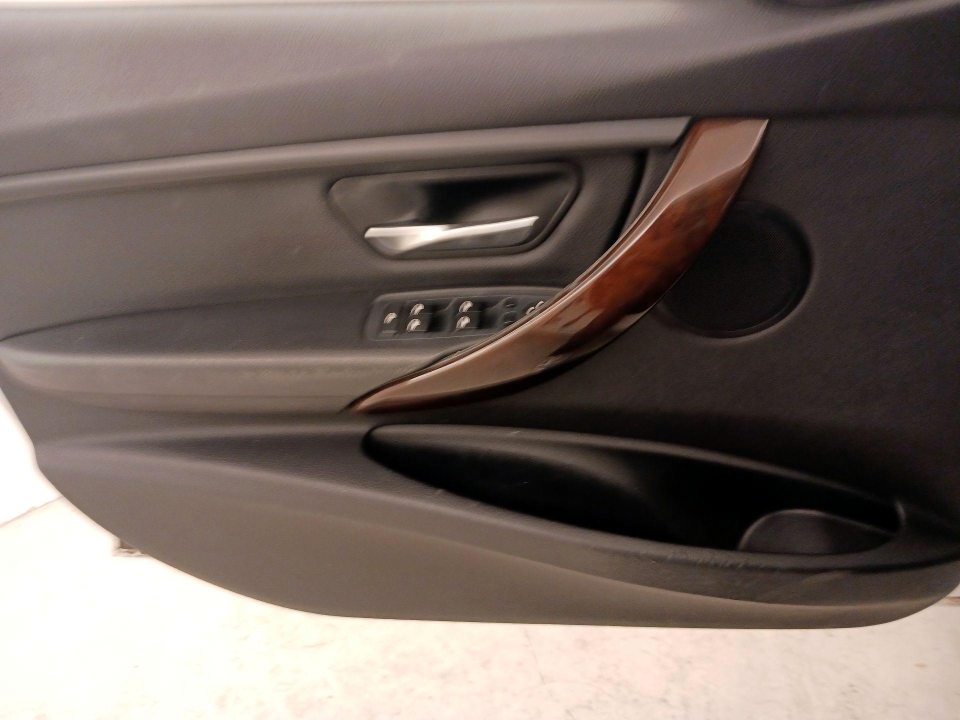 Thumbnail: 2015 BMW 3 Series - 12