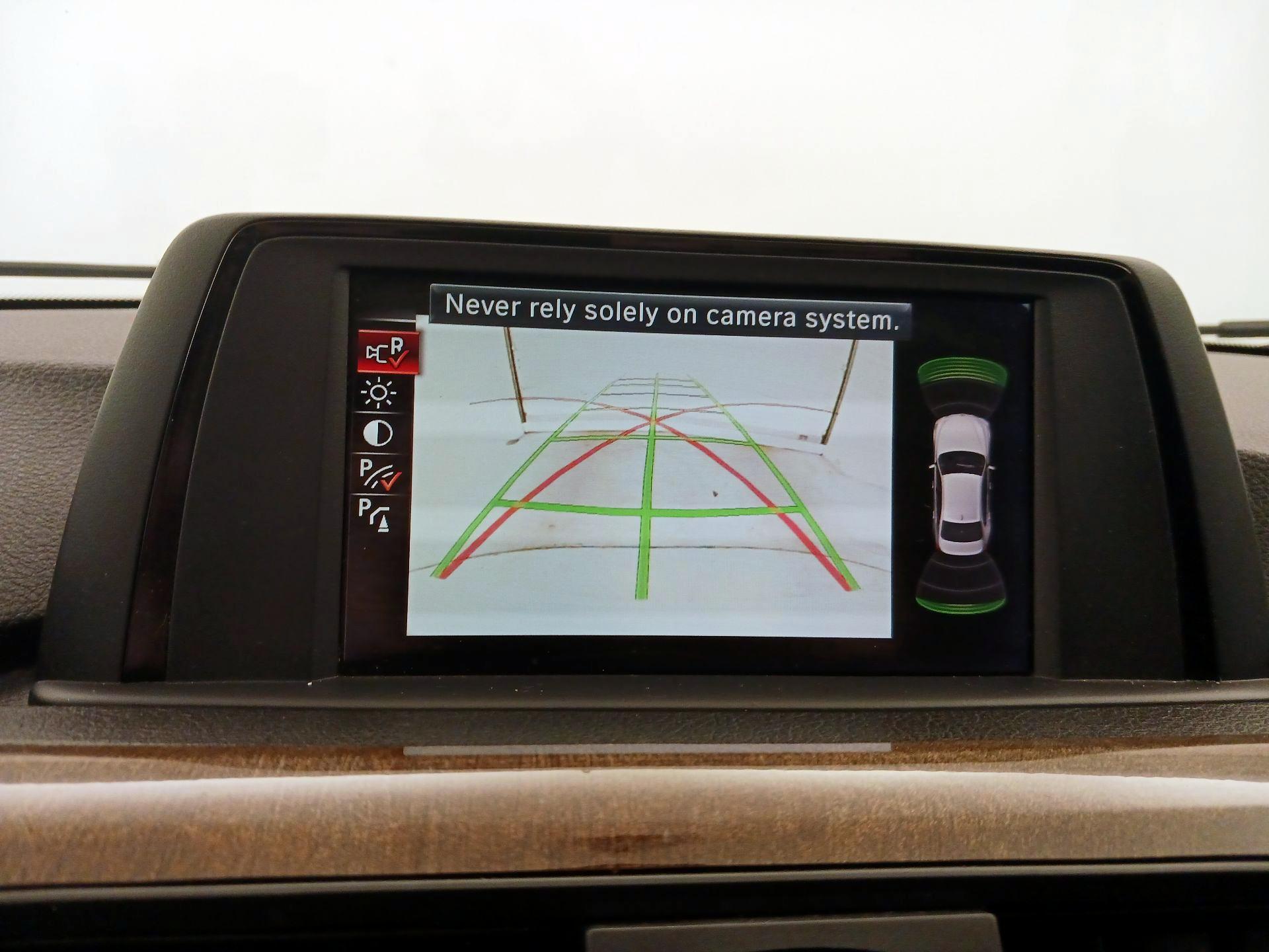 Thumbnail: 2015 BMW 3 Series - 14