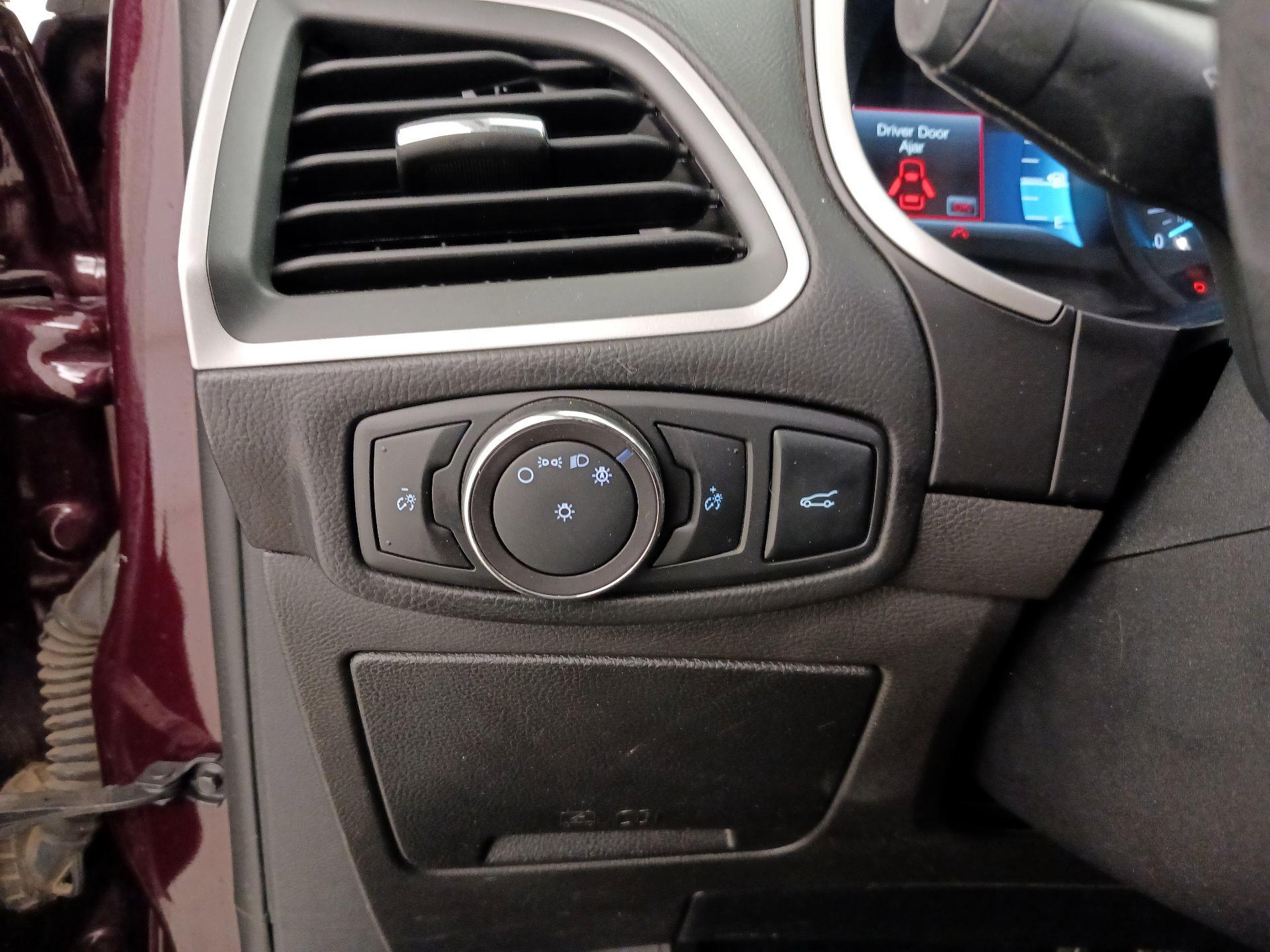 Thumbnail: 2018 Ford Edge - 13