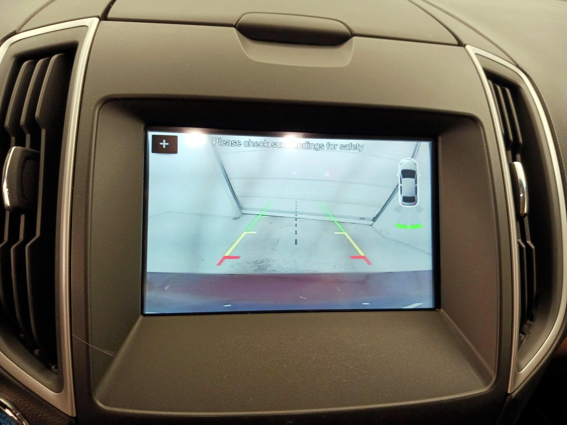 Thumbnail: 2018 Ford Edge - 15