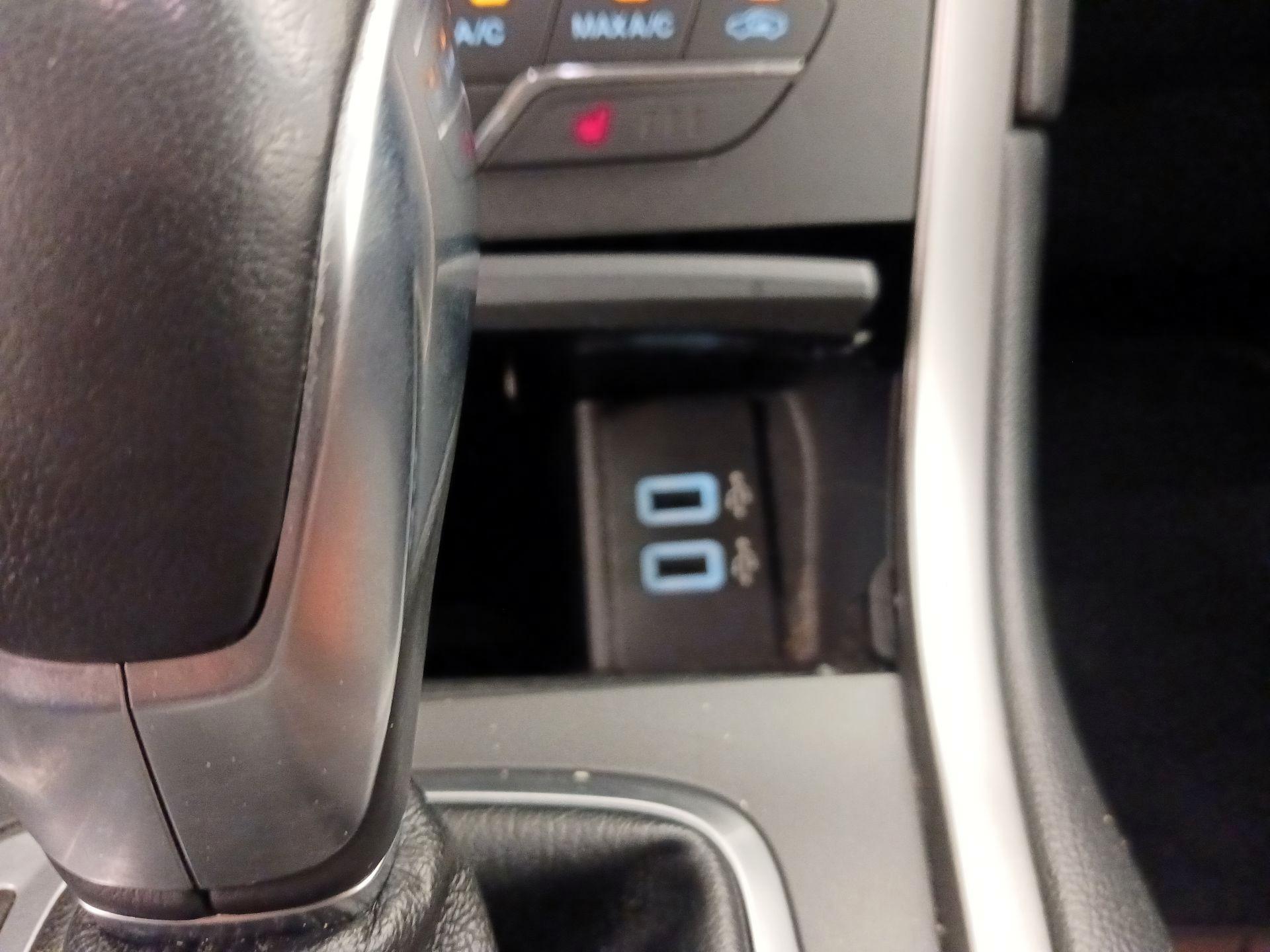 Thumbnail: 2018 Ford Edge - 19