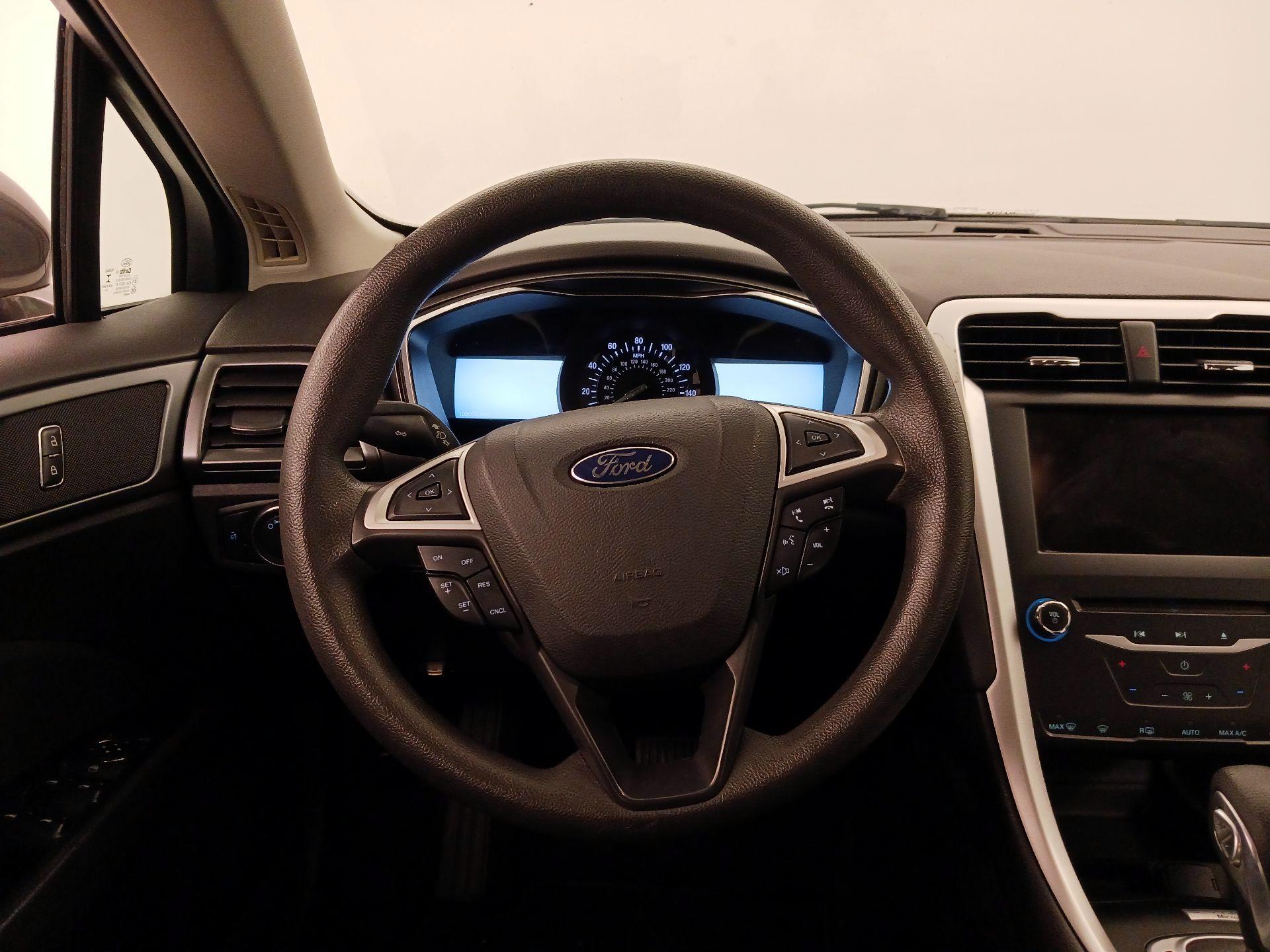 Thumbnail: 2014 Ford Fusion - 10