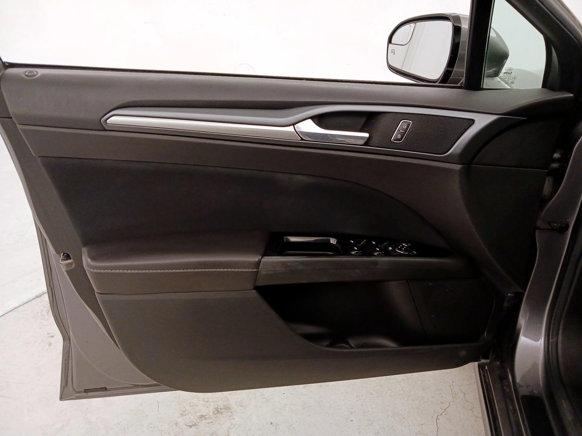 Thumbnail: 2014 Ford Fusion - 12