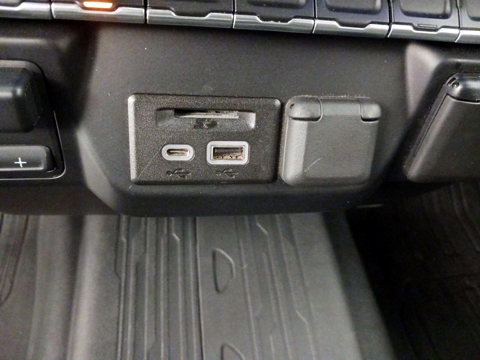 2019 GMC Sierra 1500 SLE - Photo 19