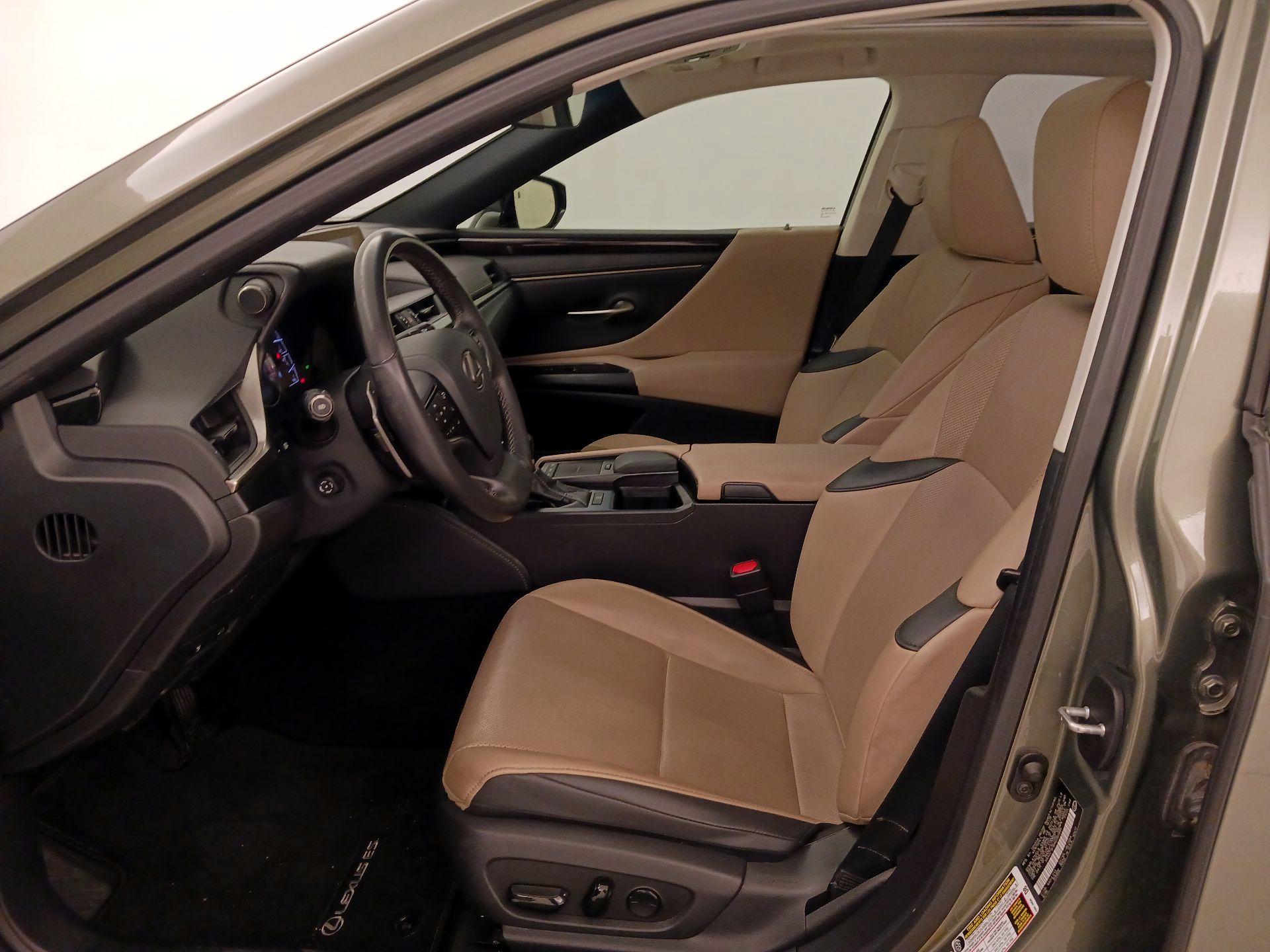 Thumbnail: 2021 Lexus ES - 11