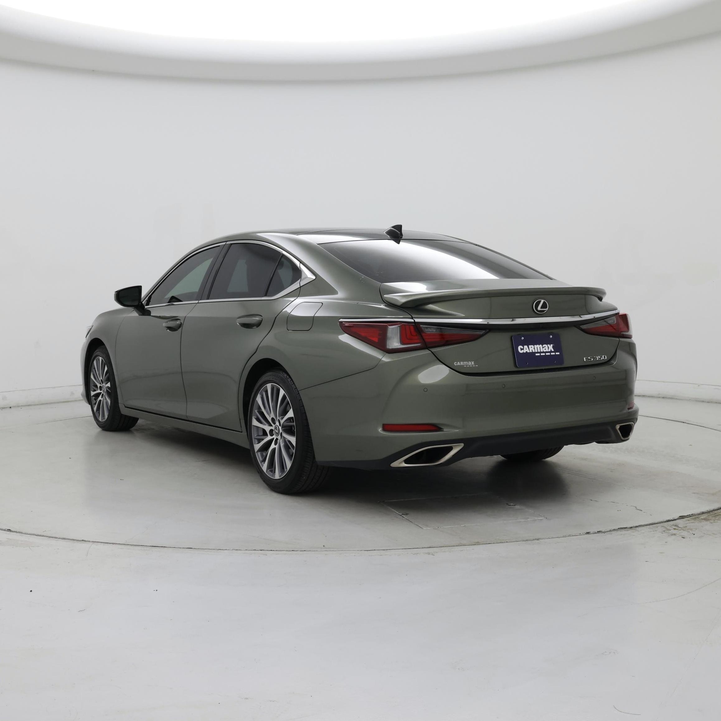 Thumbnail: 2021 Lexus ES - 2