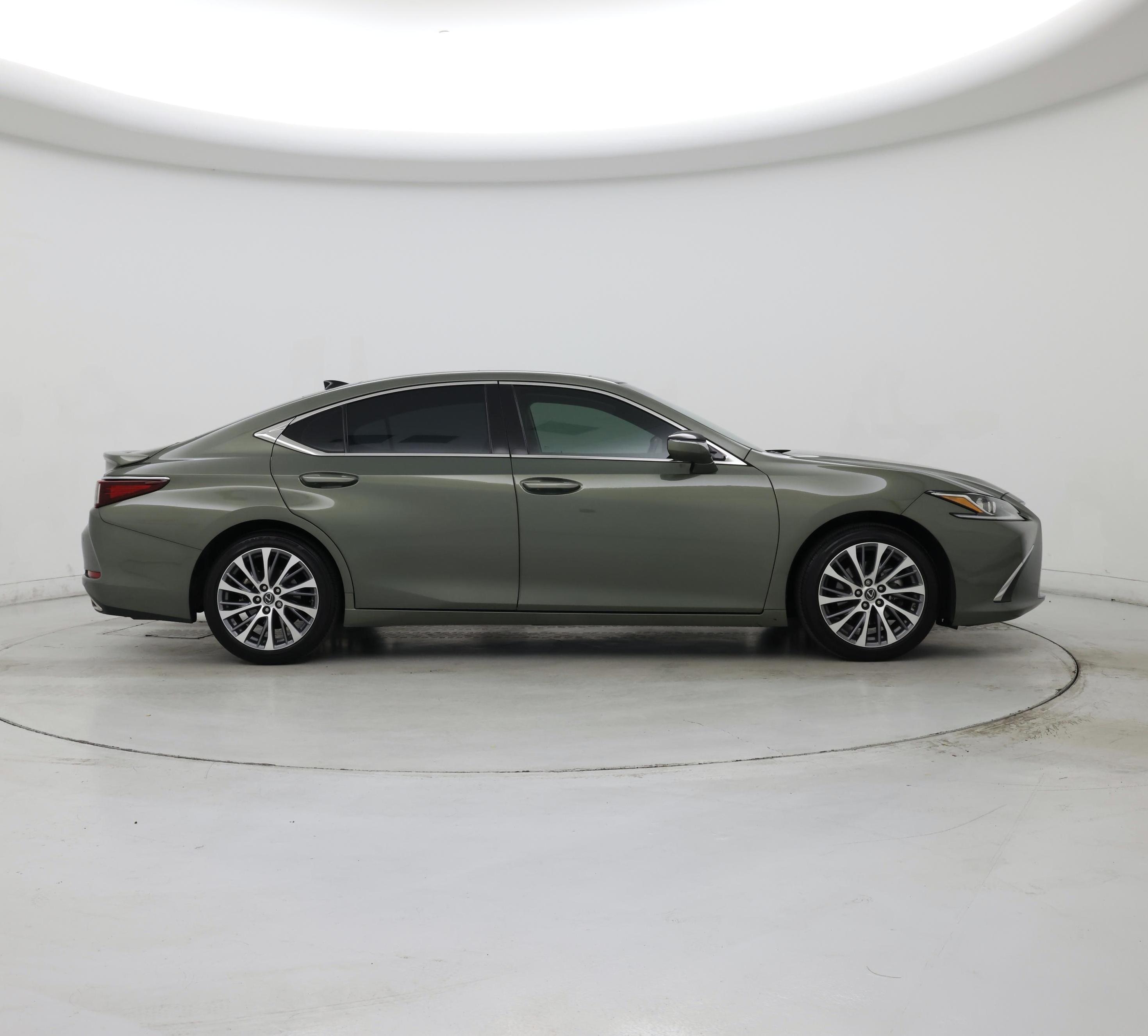 Thumbnail: 2021 Lexus ES - 7