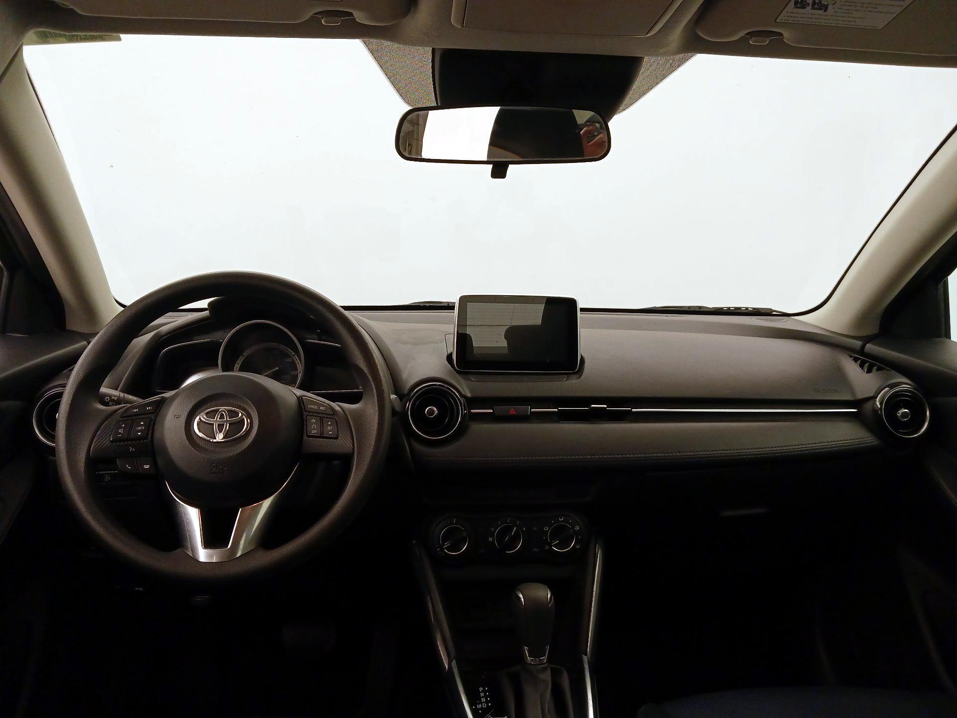 Thumbnail: 2017 Toyota Yaris iA - 9