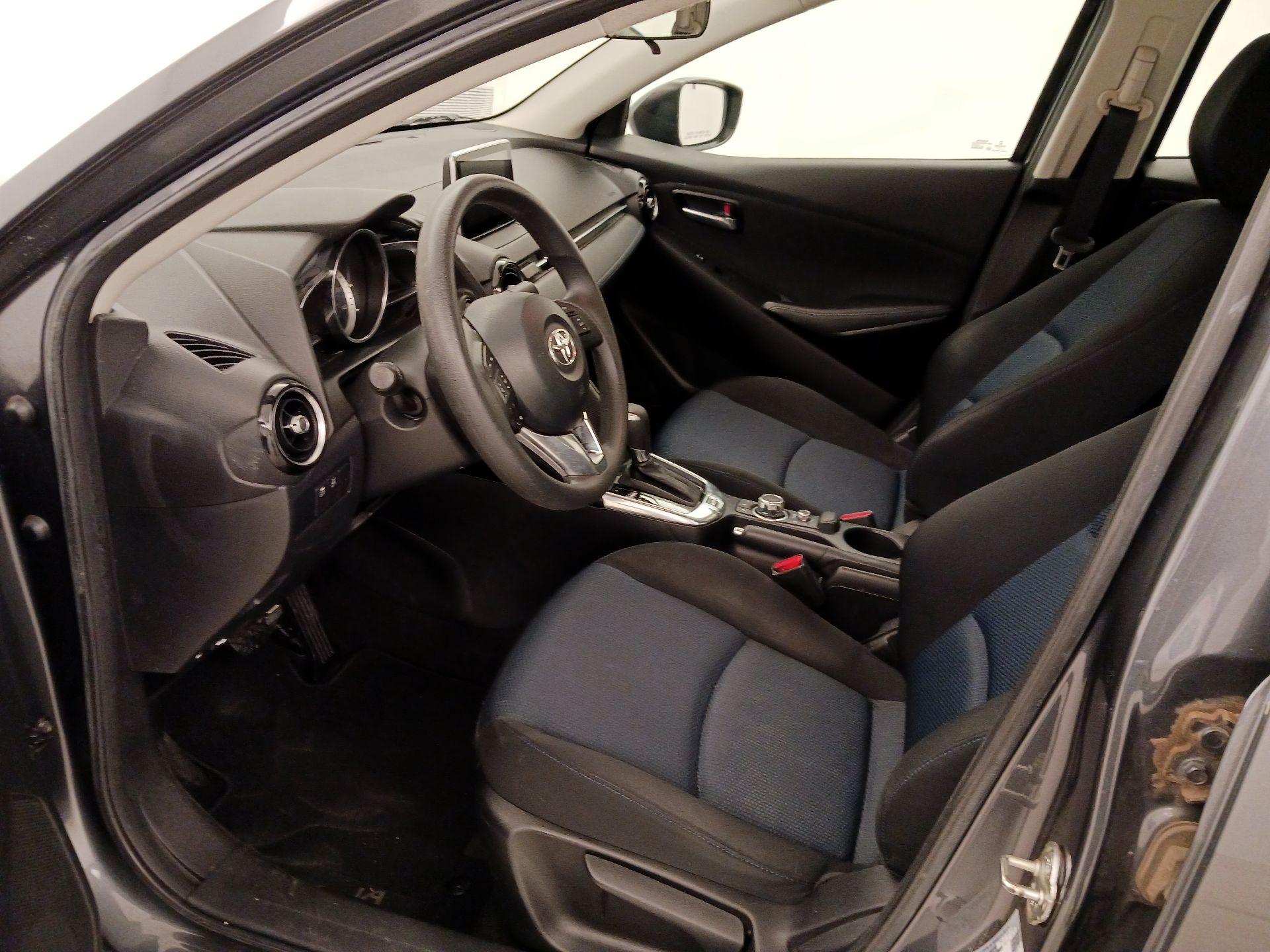 Thumbnail: 2017 Toyota Yaris iA - 11