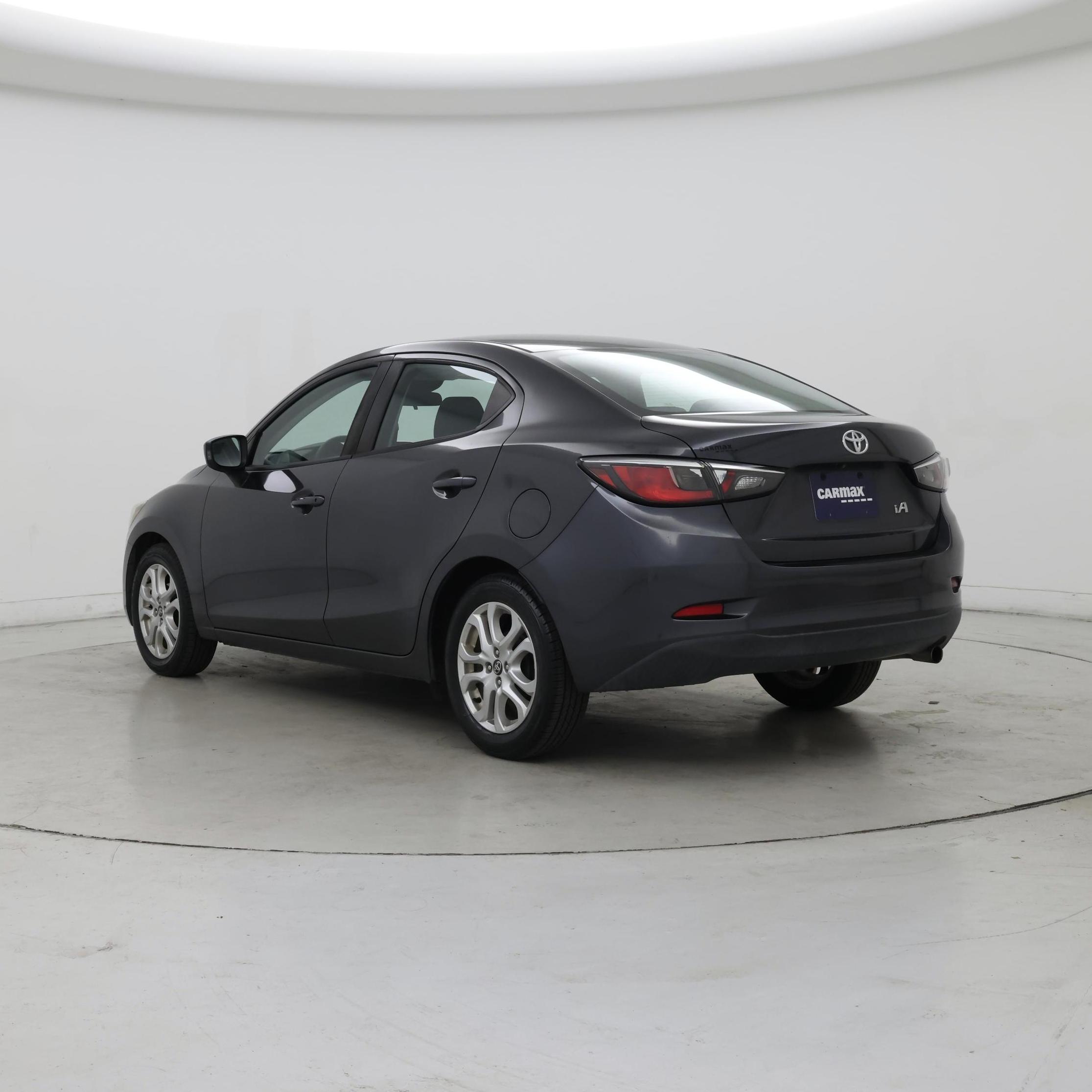 Thumbnail: 2017 Toyota Yaris iA - 2