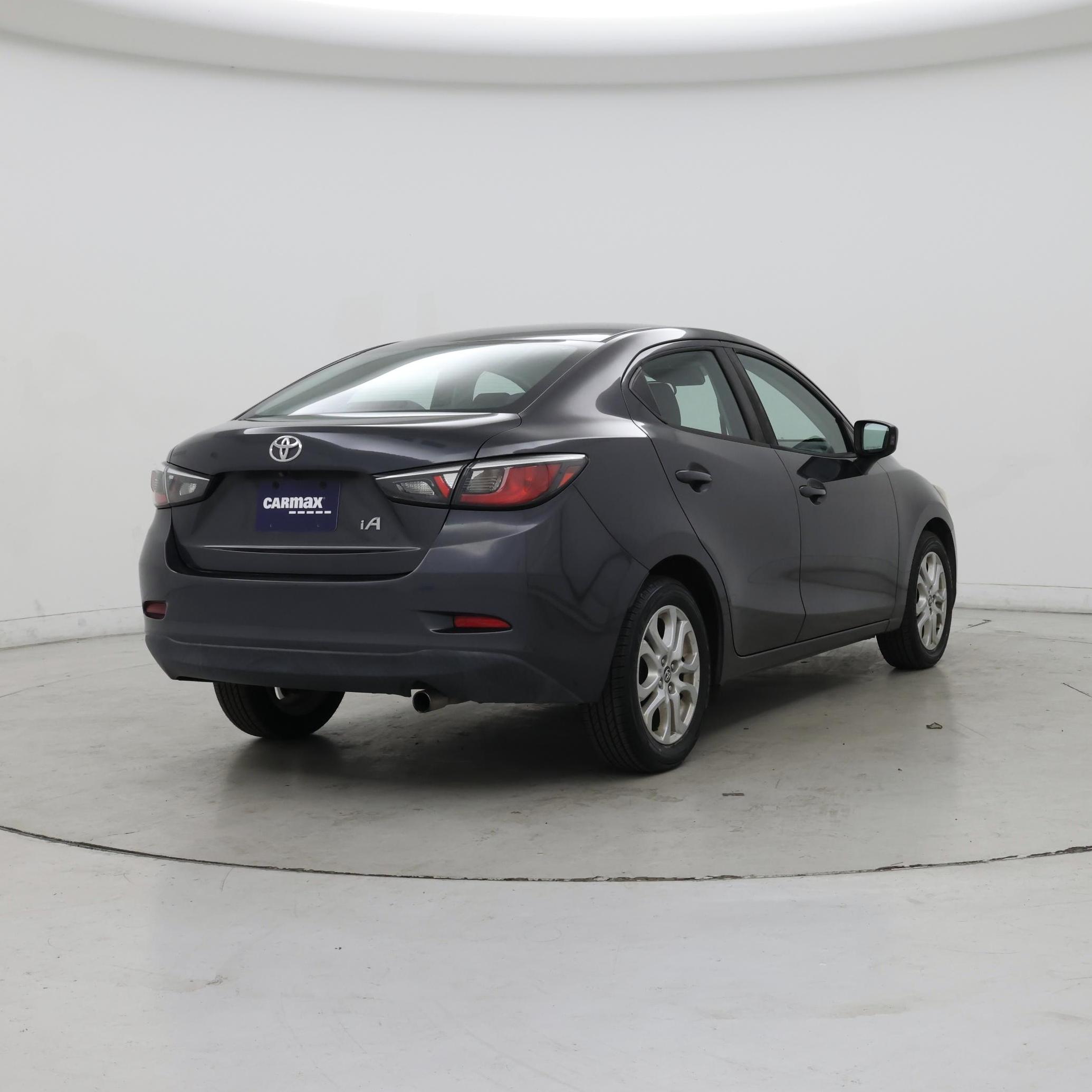 Thumbnail: 2017 Toyota Yaris iA - 8