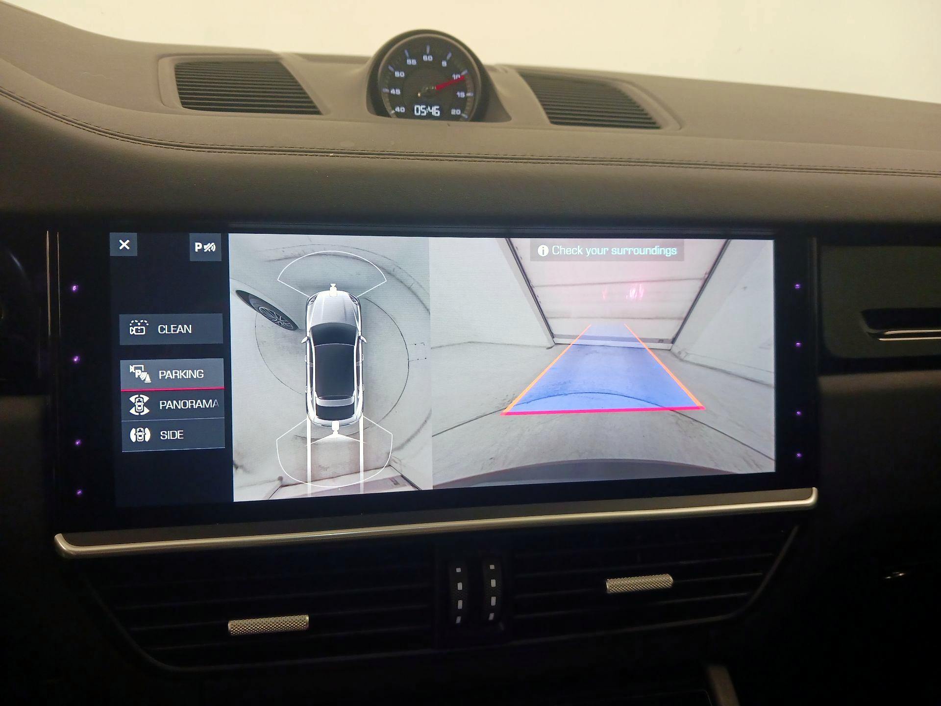 Thumbnail: 2020 Porsche Cayenne - 15