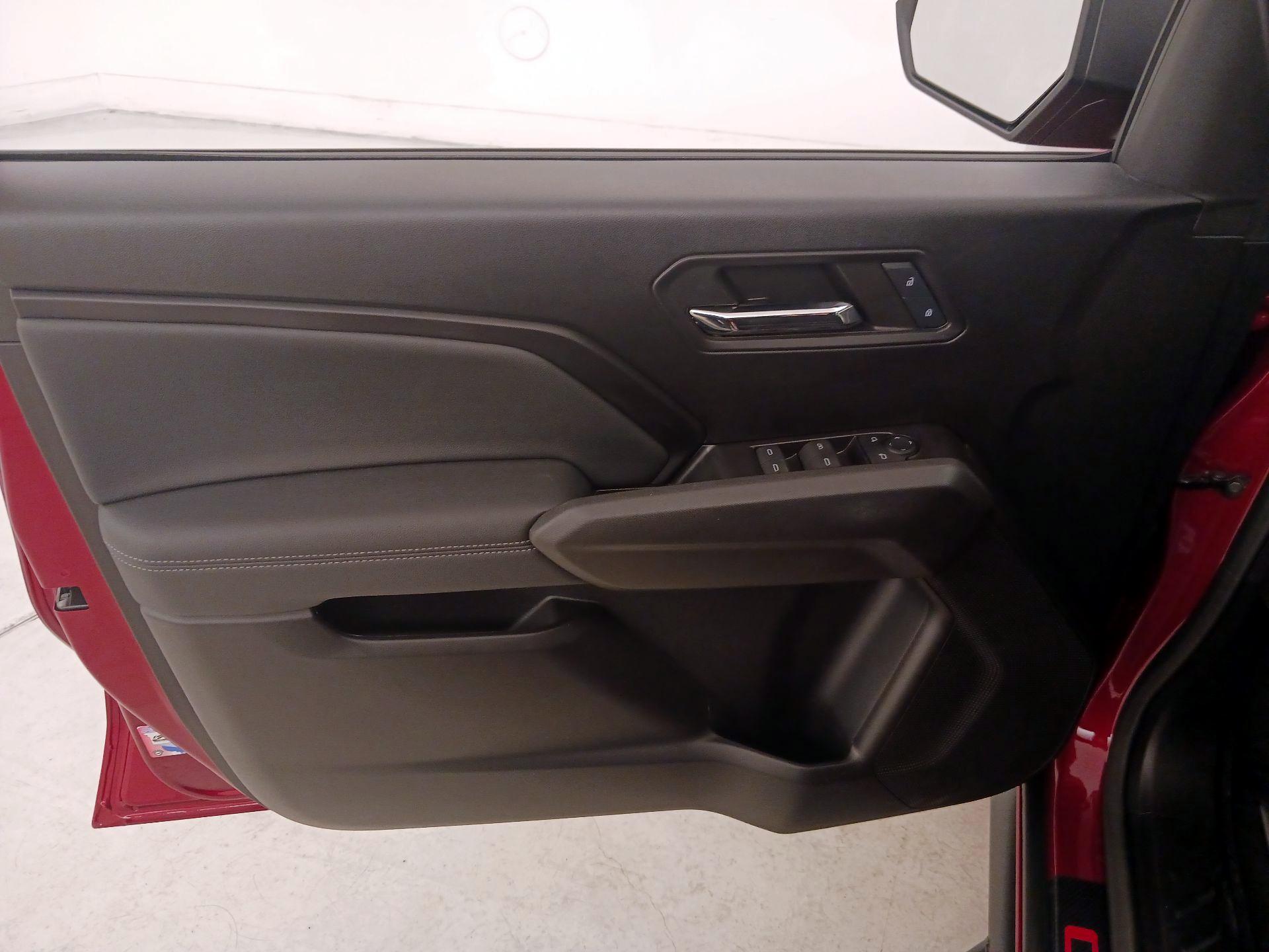 Thumbnail: 2024 Chevrolet Colorado - 12