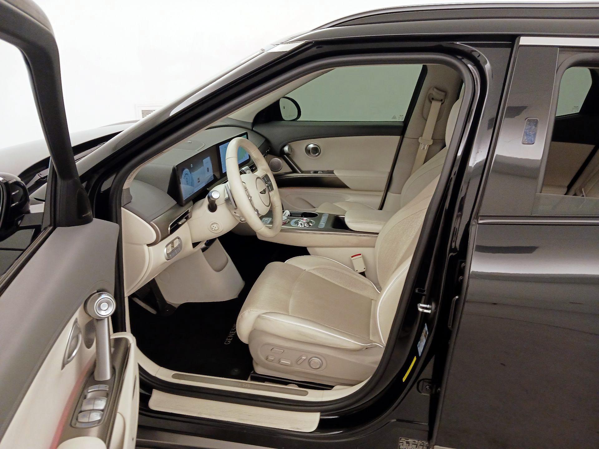 Thumbnail: 2023 Genesis GV60 - 11