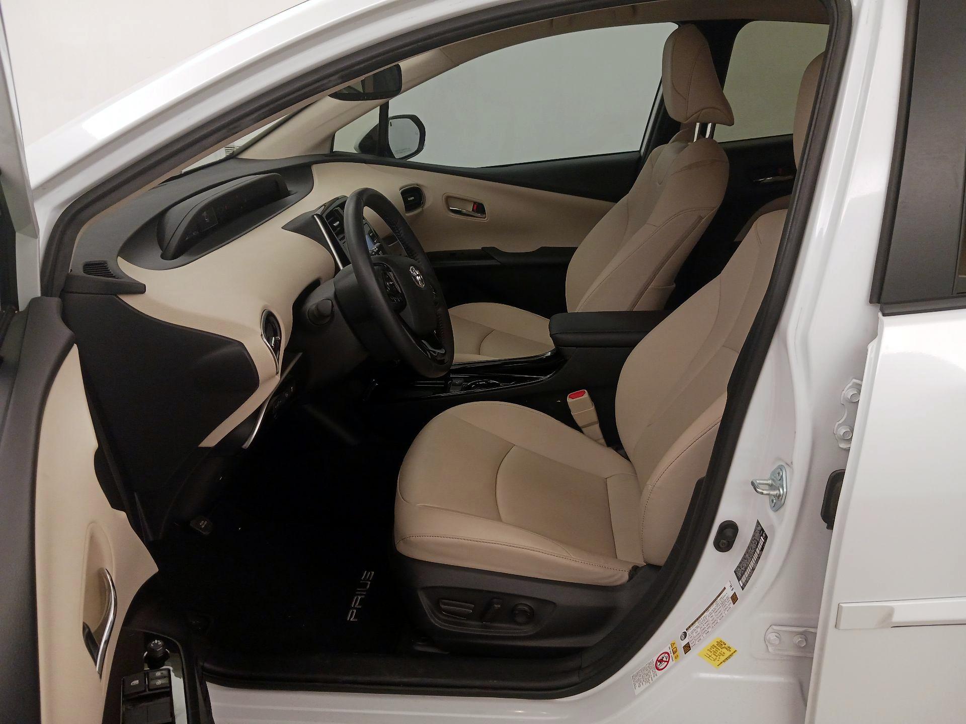 Thumbnail: 2021 Toyota Prius - 11