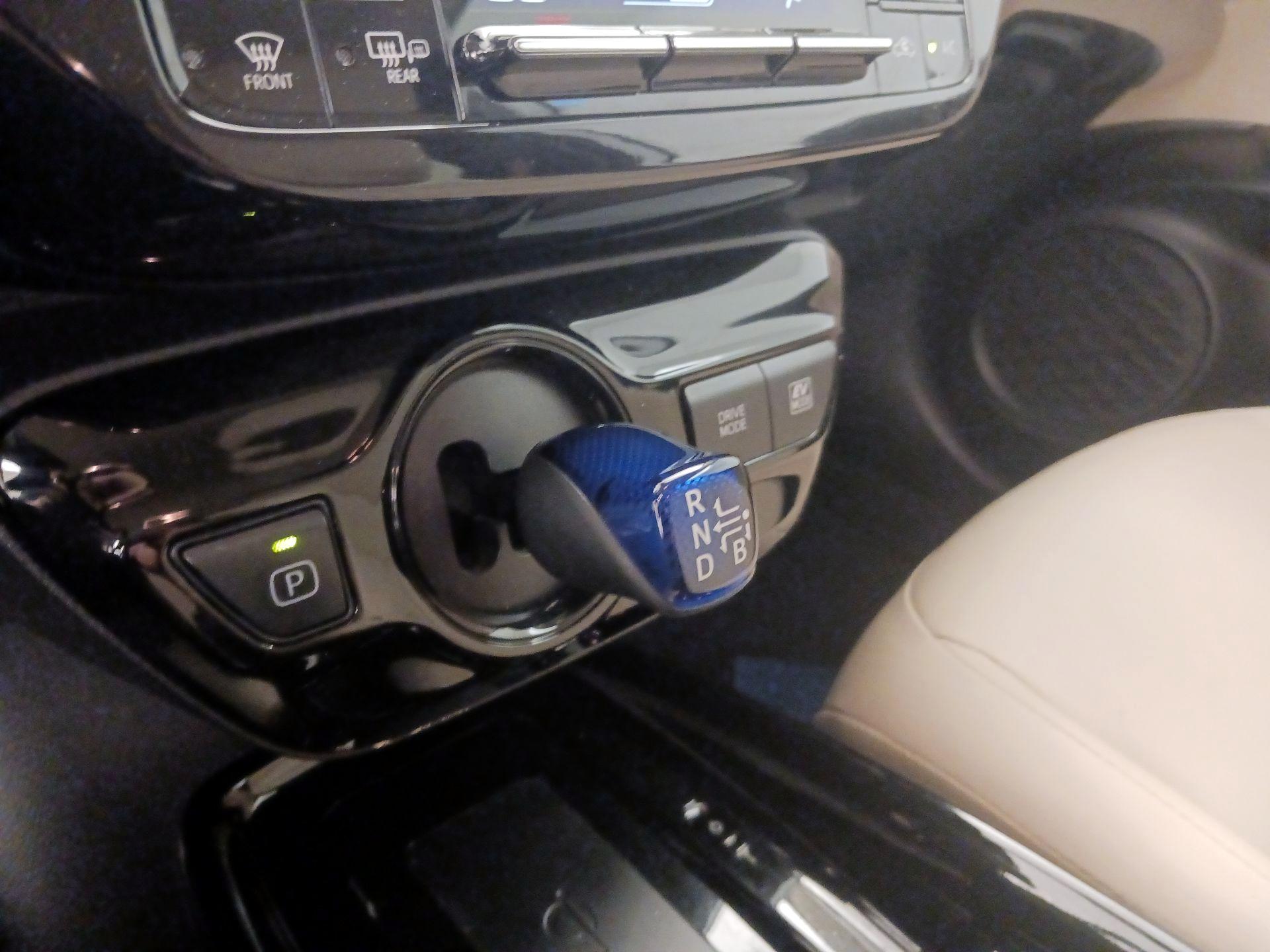 Thumbnail: 2021 Toyota Prius - 17