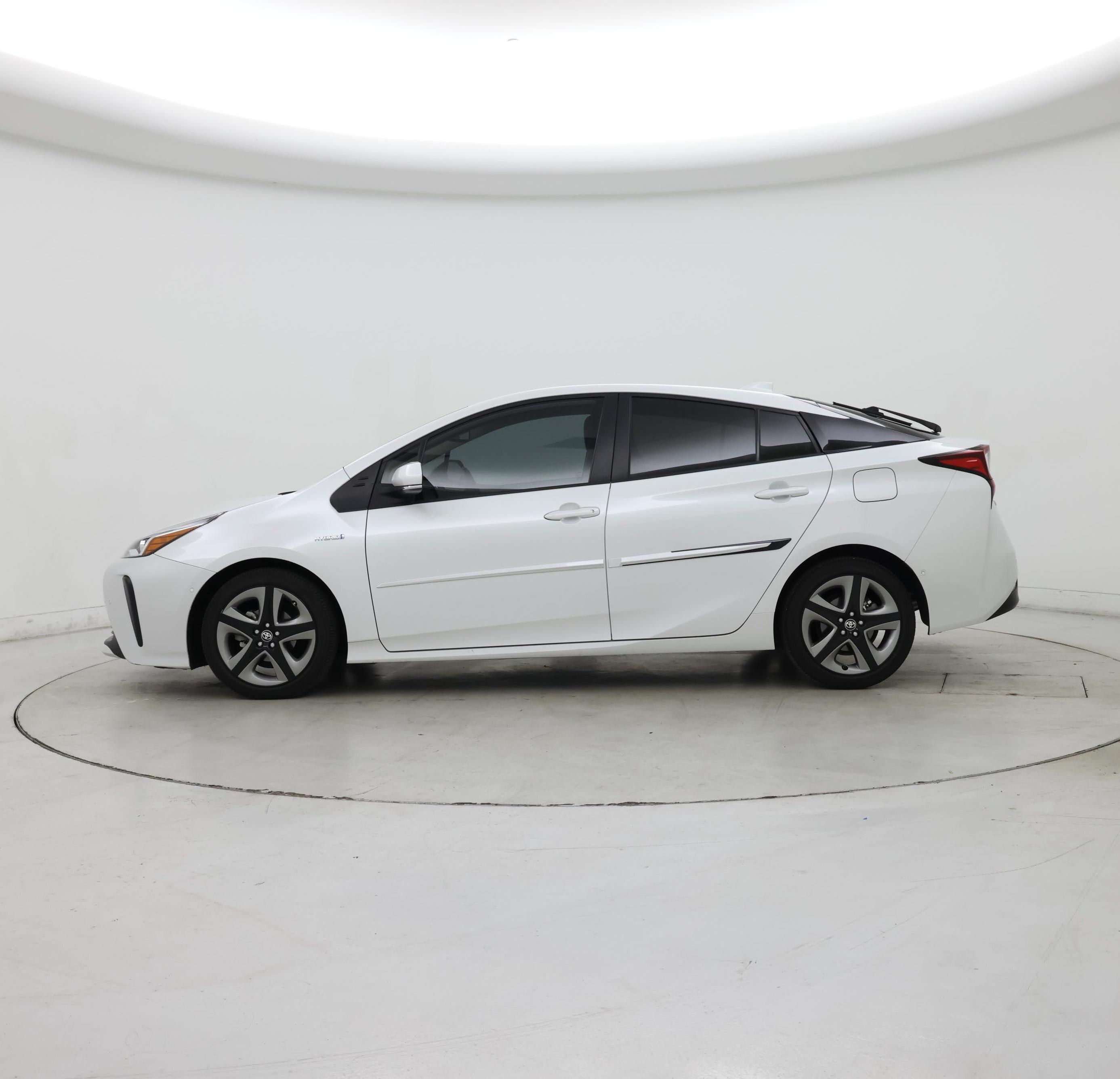 Thumbnail: 2021 Toyota Prius - 3