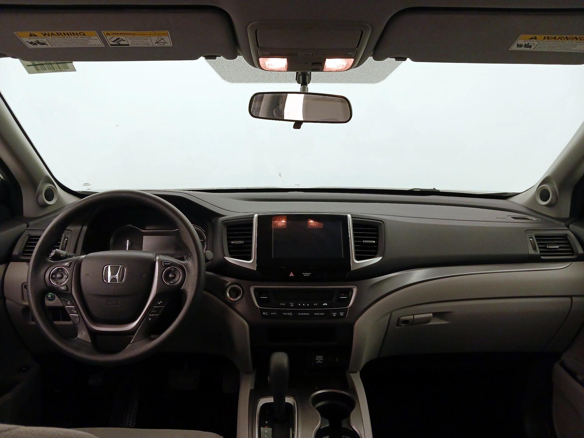 Thumbnail: 2017 Honda Pilot - 9