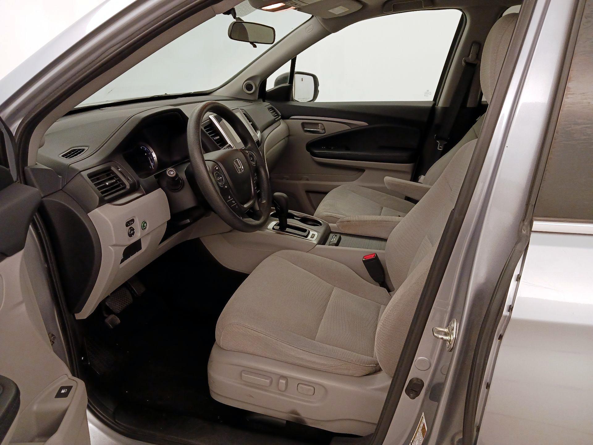 Thumbnail: 2017 Honda Pilot - 11