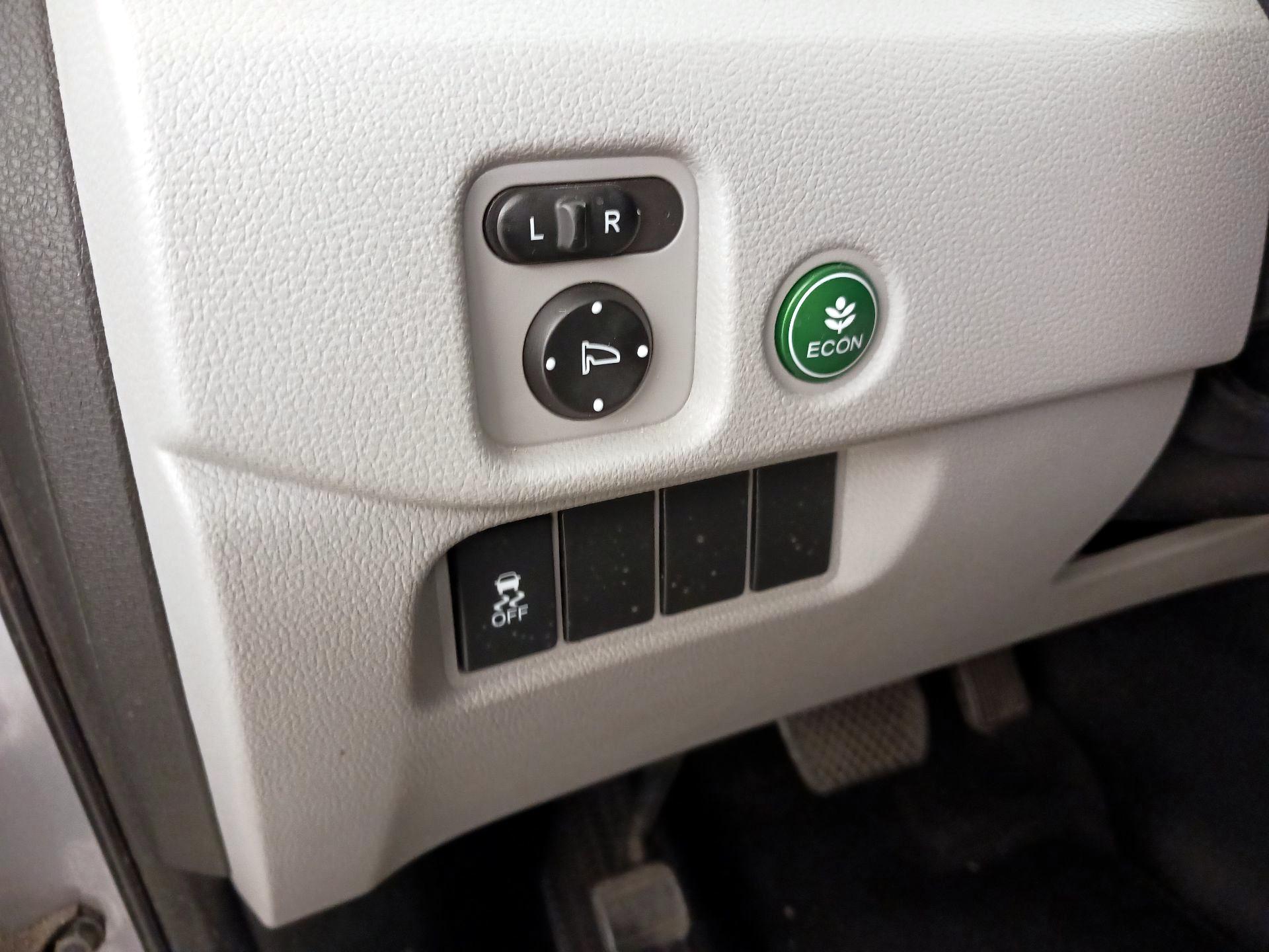 Thumbnail: 2017 Honda Pilot - 13