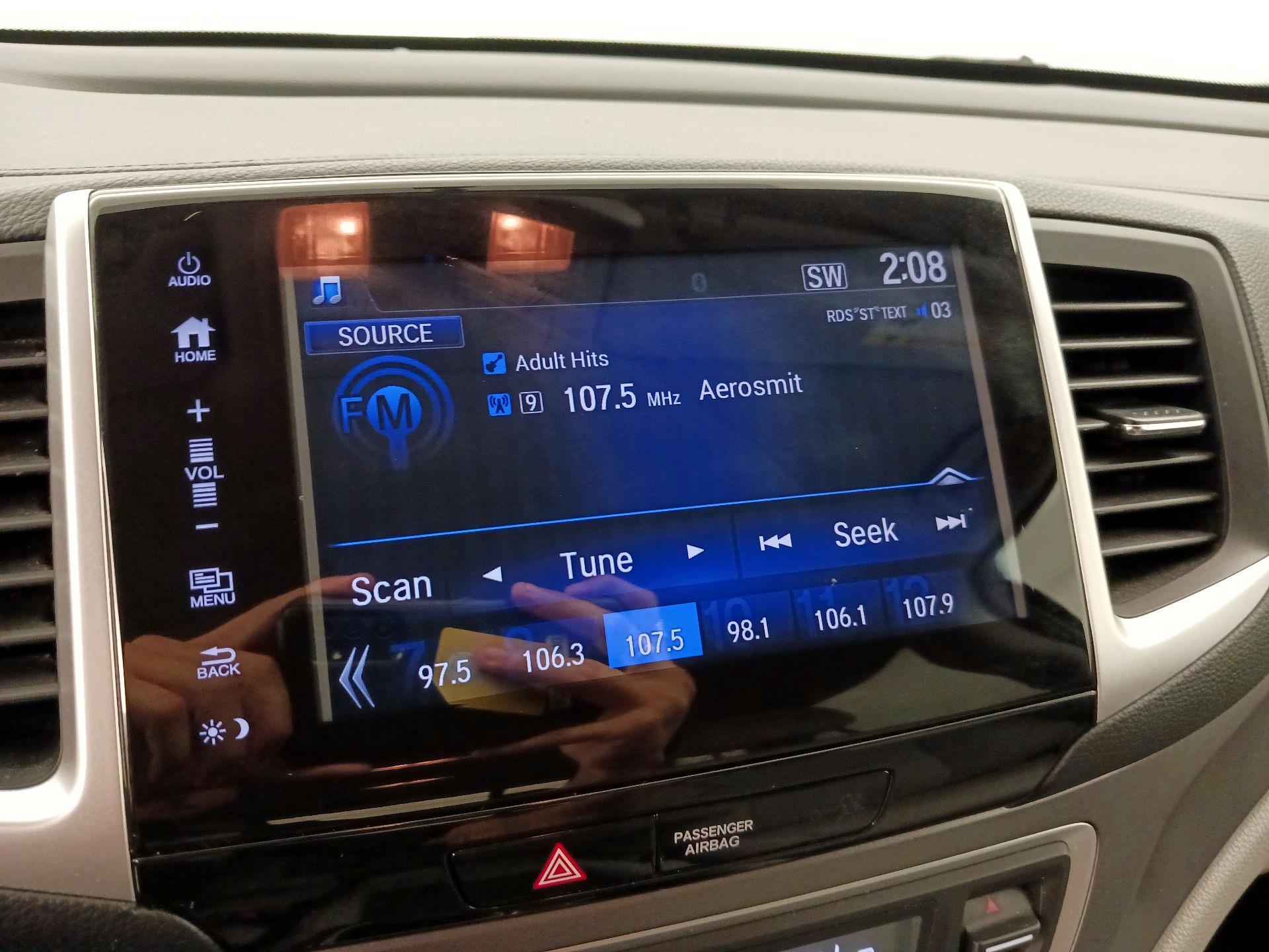 Thumbnail: 2017 Honda Pilot - 15