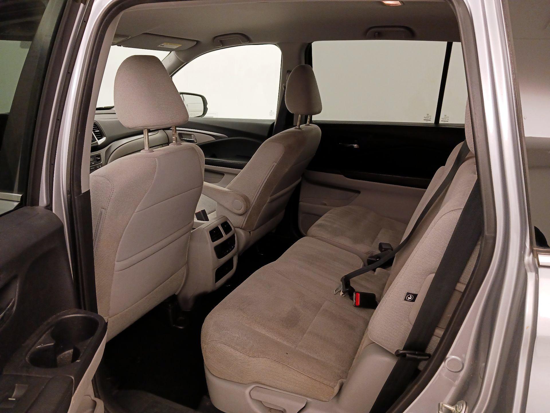 Thumbnail: 2017 Honda Pilot - 19