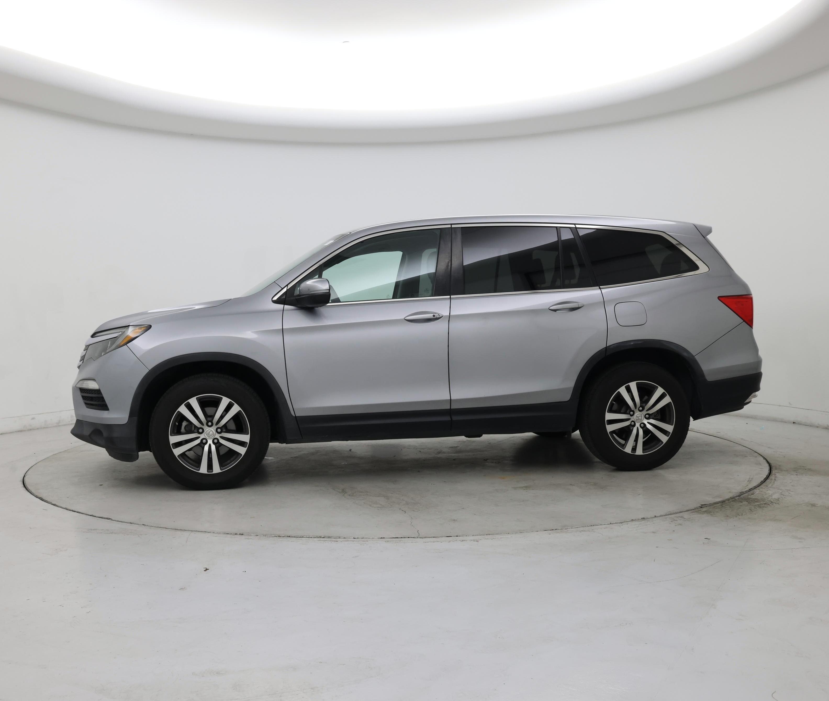 Thumbnail: 2017 Honda Pilot - 3