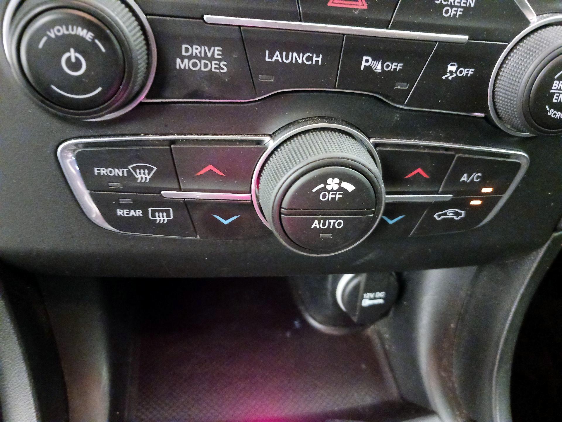 Thumbnail: 2020 Dodge Charger - 16