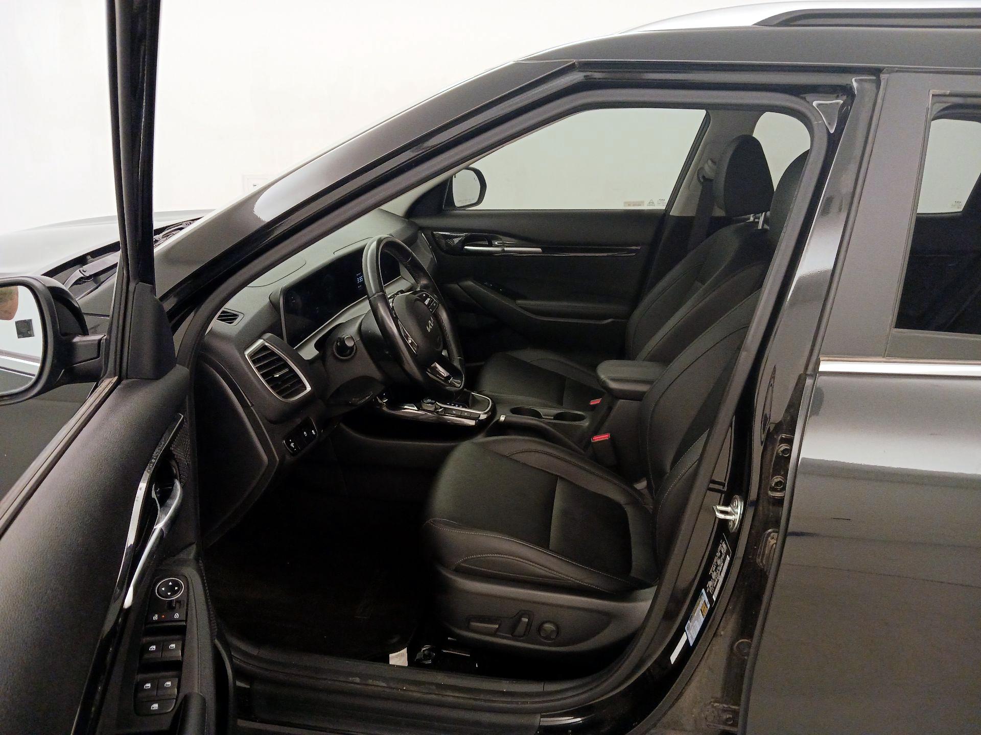 Thumbnail: 2024 Kia Seltos - 11