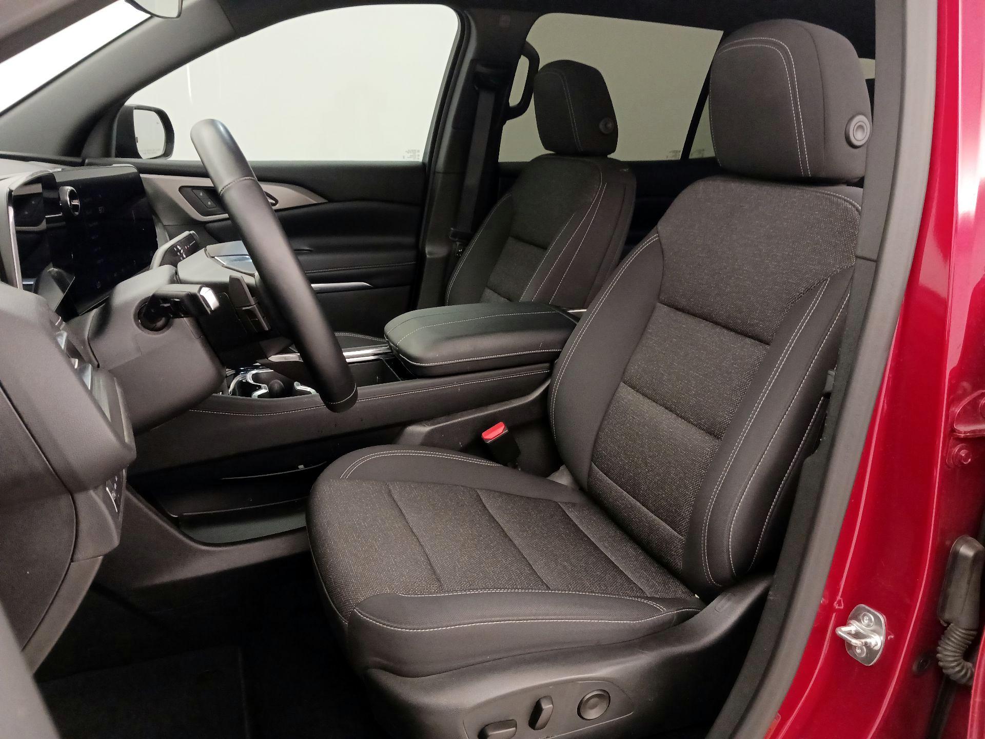 Thumbnail: 2025 Chevrolet Traverse - 11