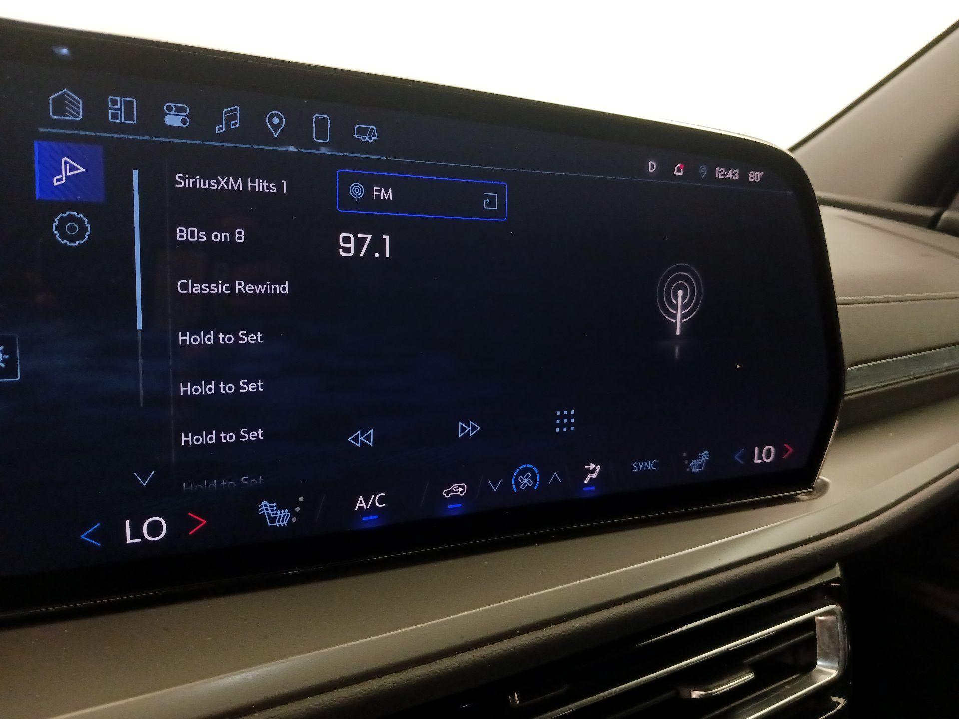 Thumbnail: 2025 Chevrolet Traverse - 15