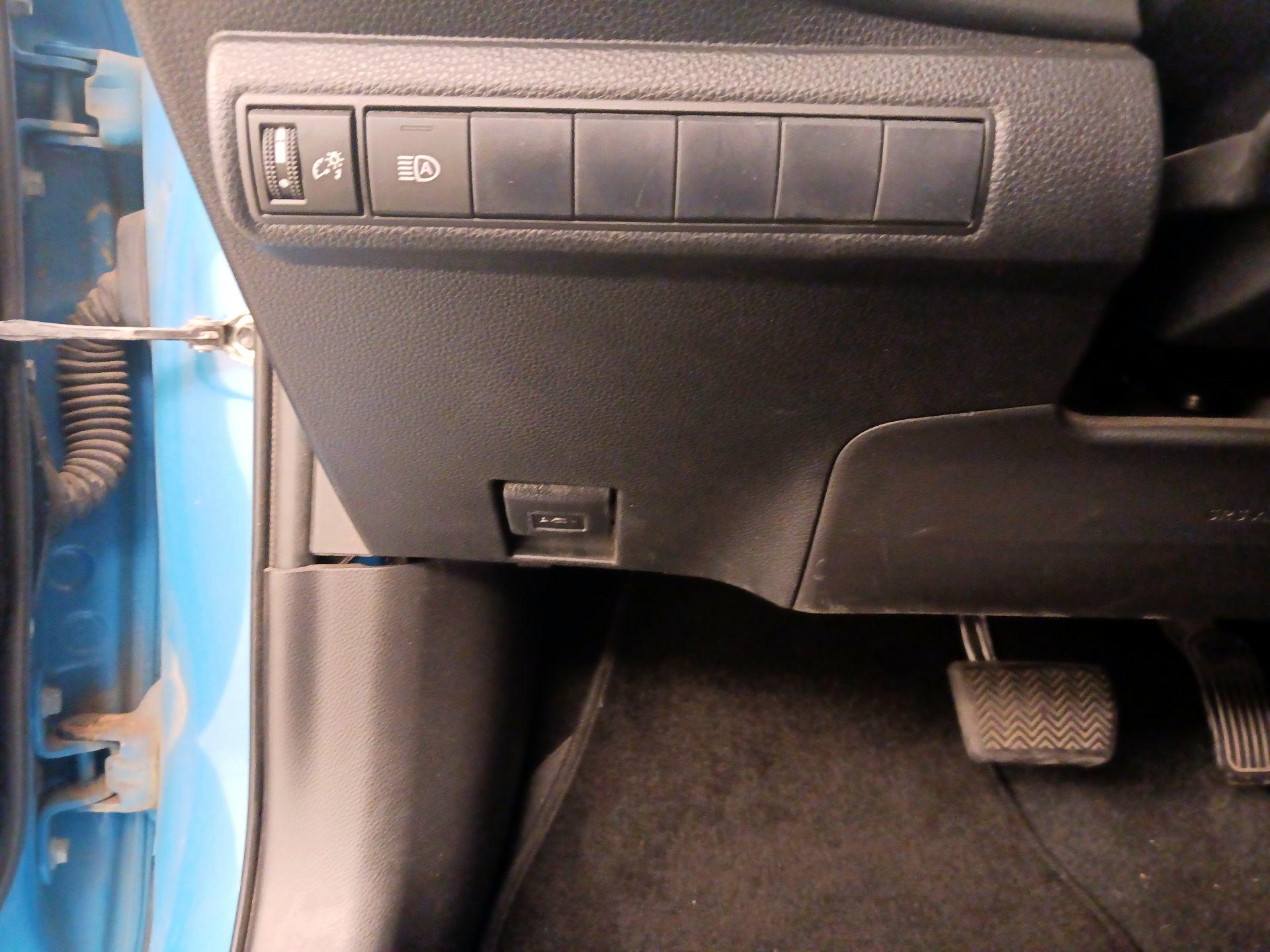 Thumbnail: 2021 Toyota Corolla - 13