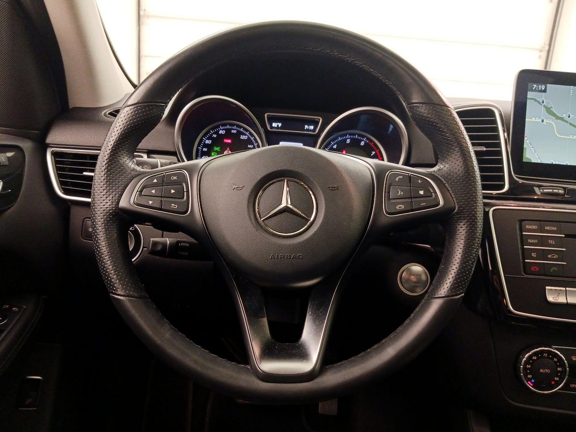 Thumbnail: 2016 Mercedes-Benz GLE - 10