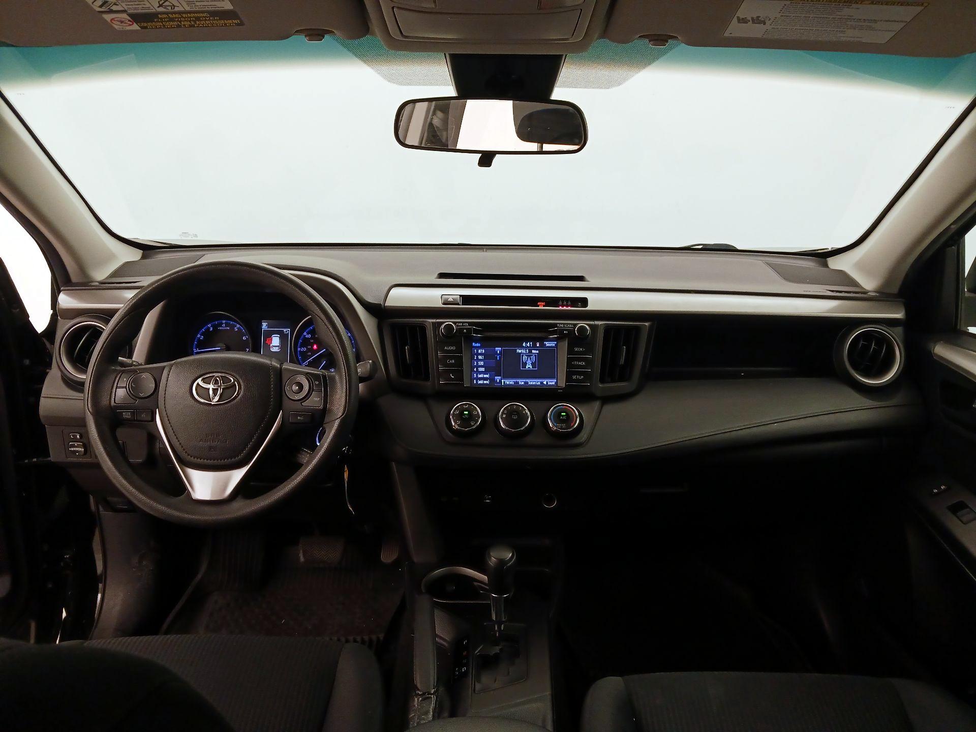 Thumbnail: 2018 Toyota RAV4 - 9