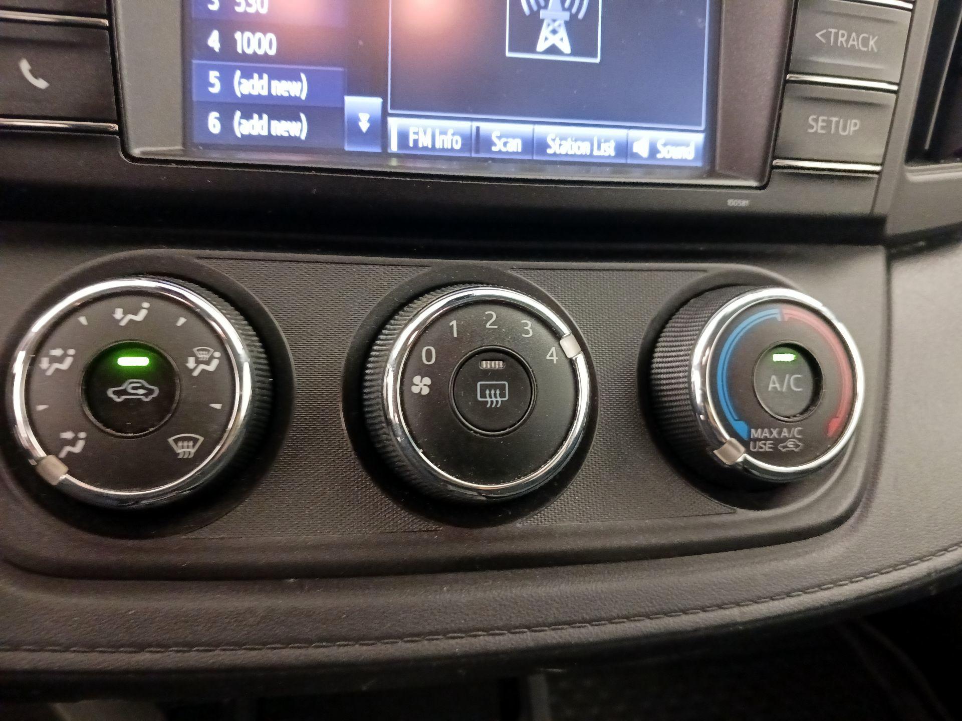 Thumbnail: 2018 Toyota RAV4 - 16