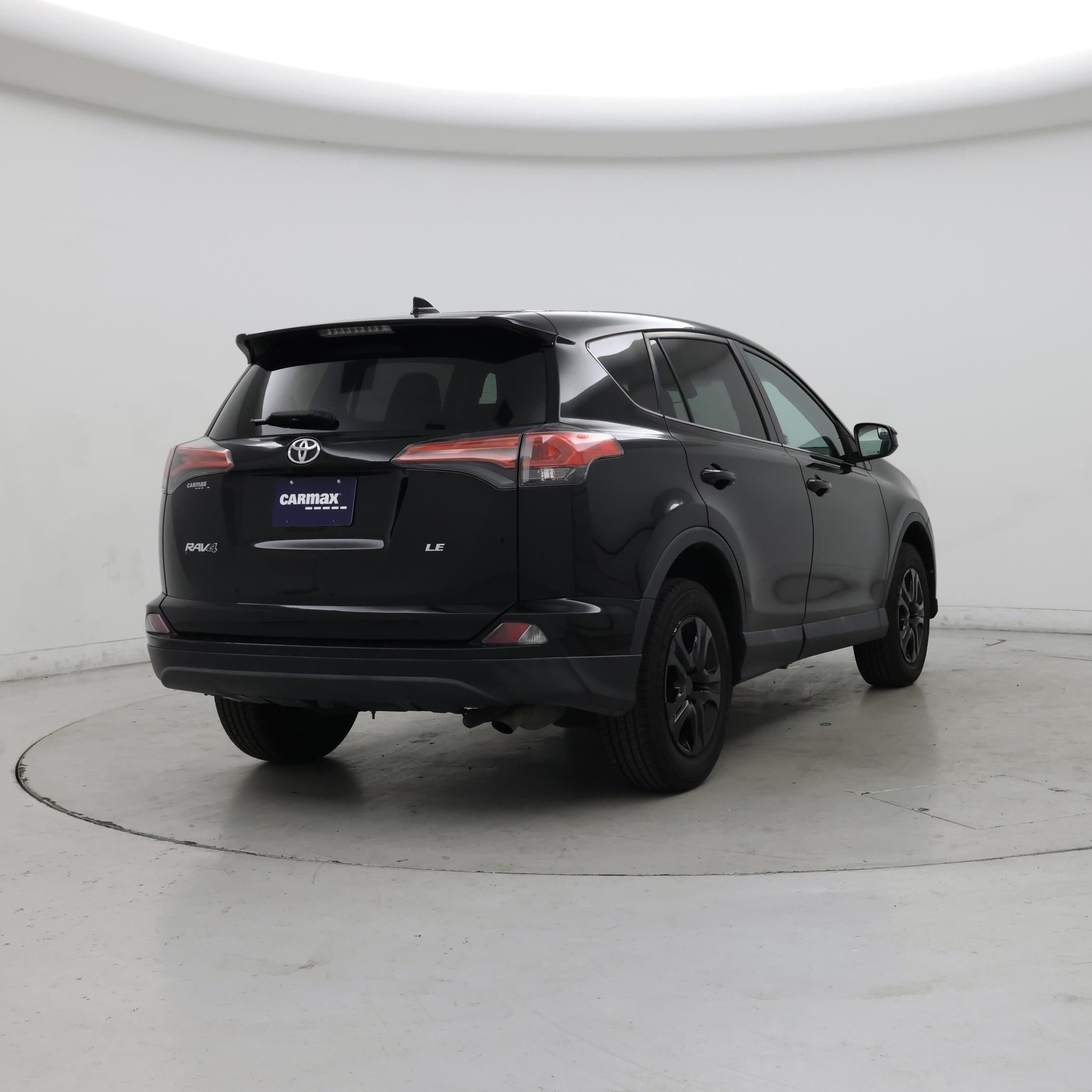 Thumbnail: 2018 Toyota RAV4 - 8