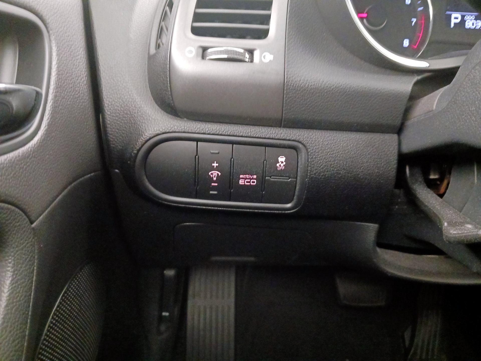 Thumbnail: 2016 Kia Forte - 13