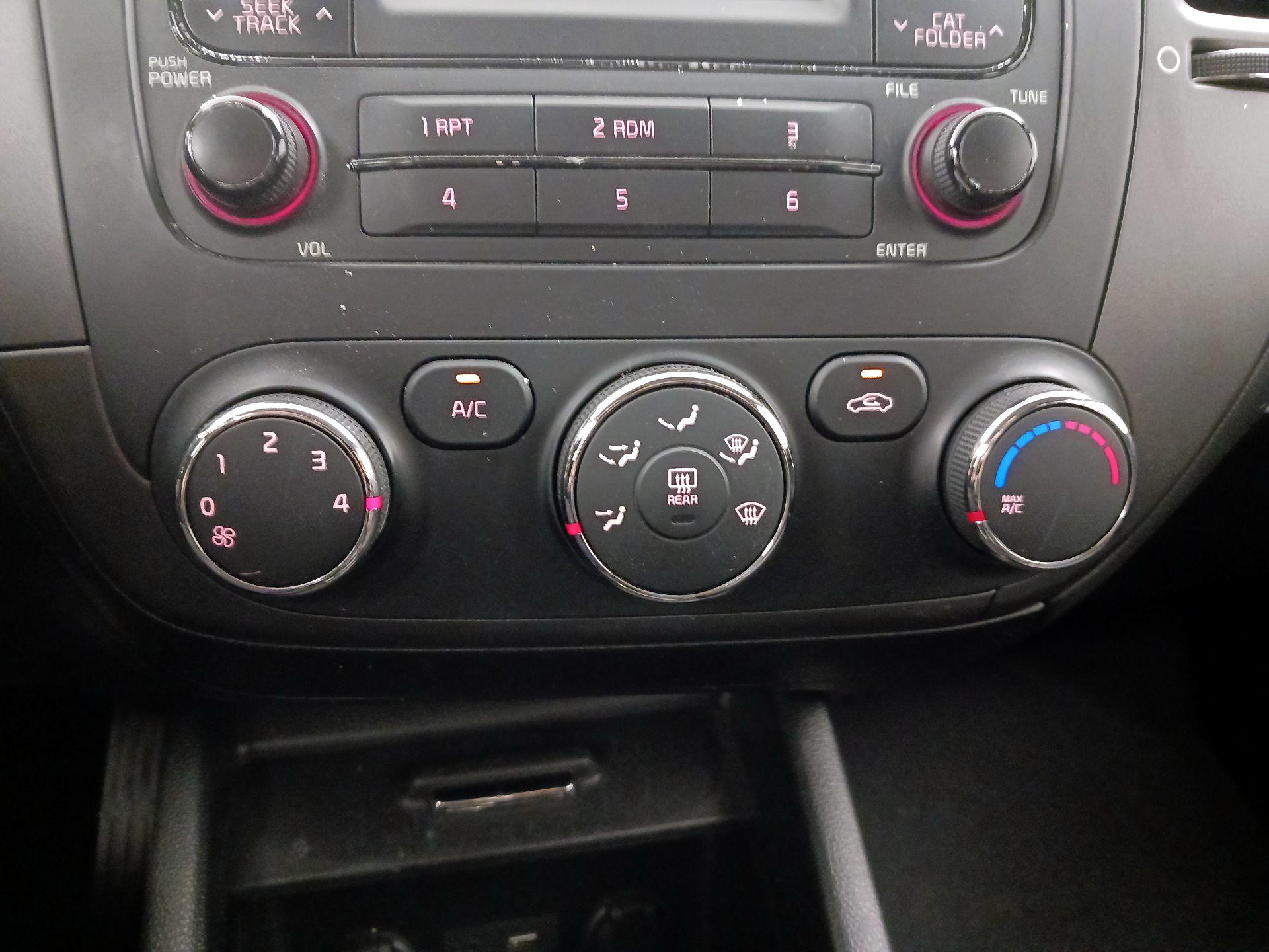 Thumbnail: 2016 Kia Forte - 15